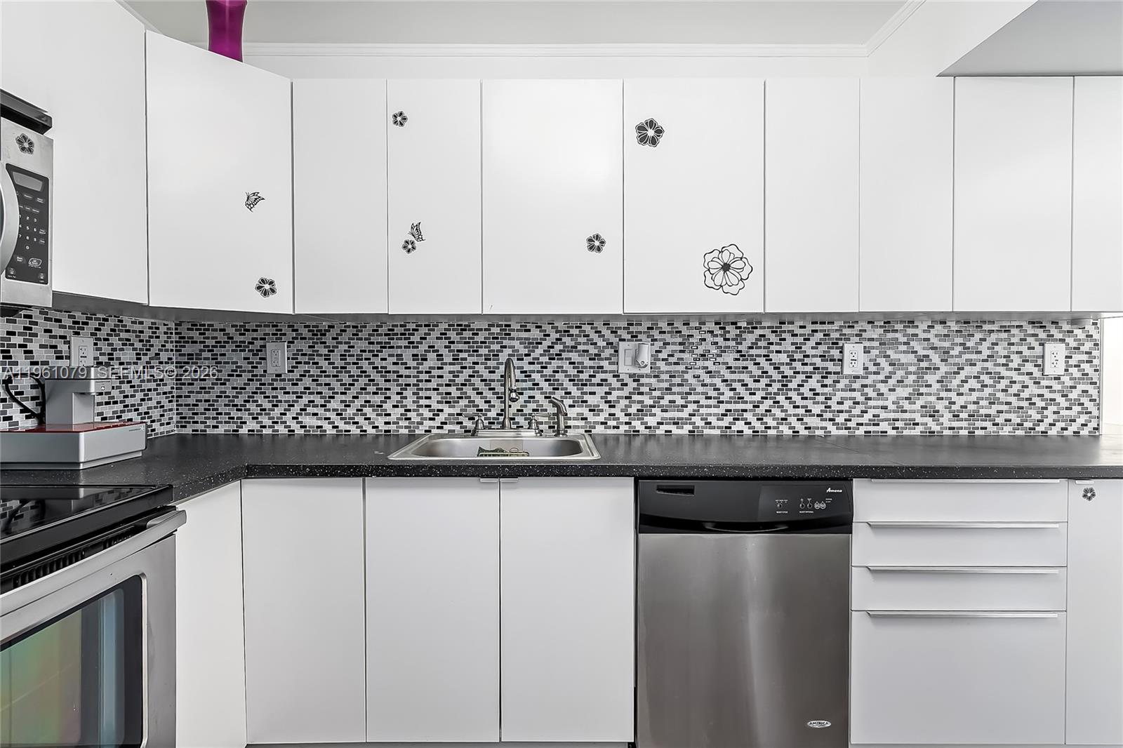 PLAZA TOWERS NORTH CONDO - Residential