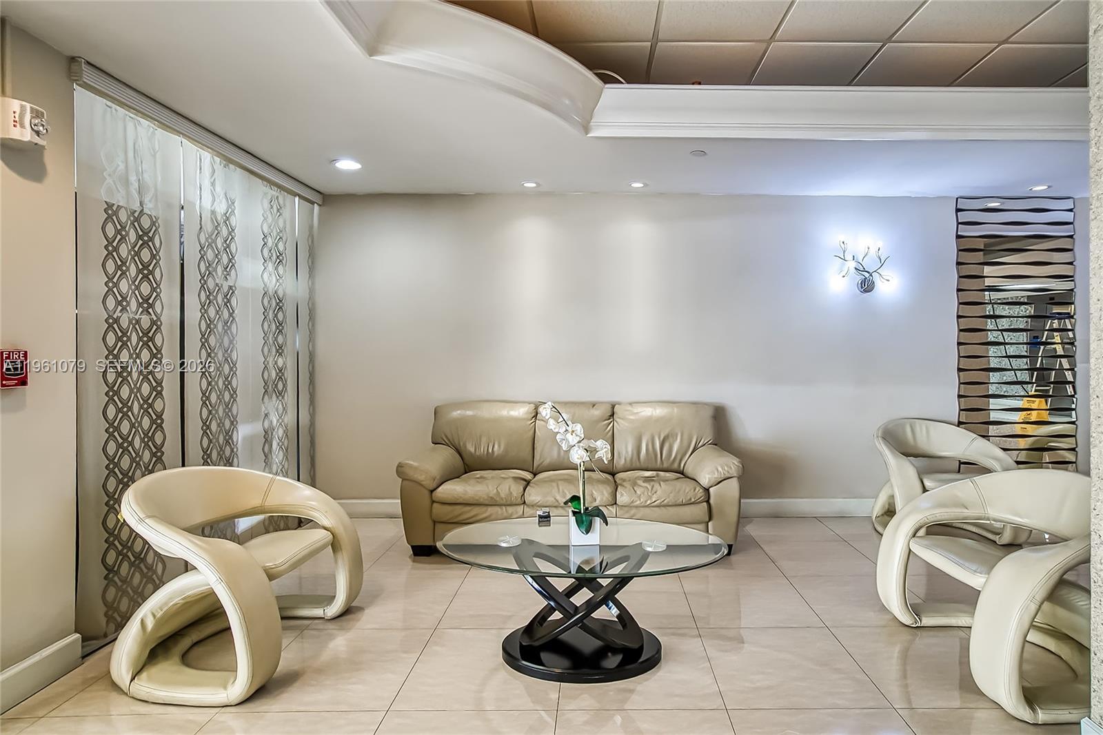 PLAZA TOWERS NORTH CONDO - Residential