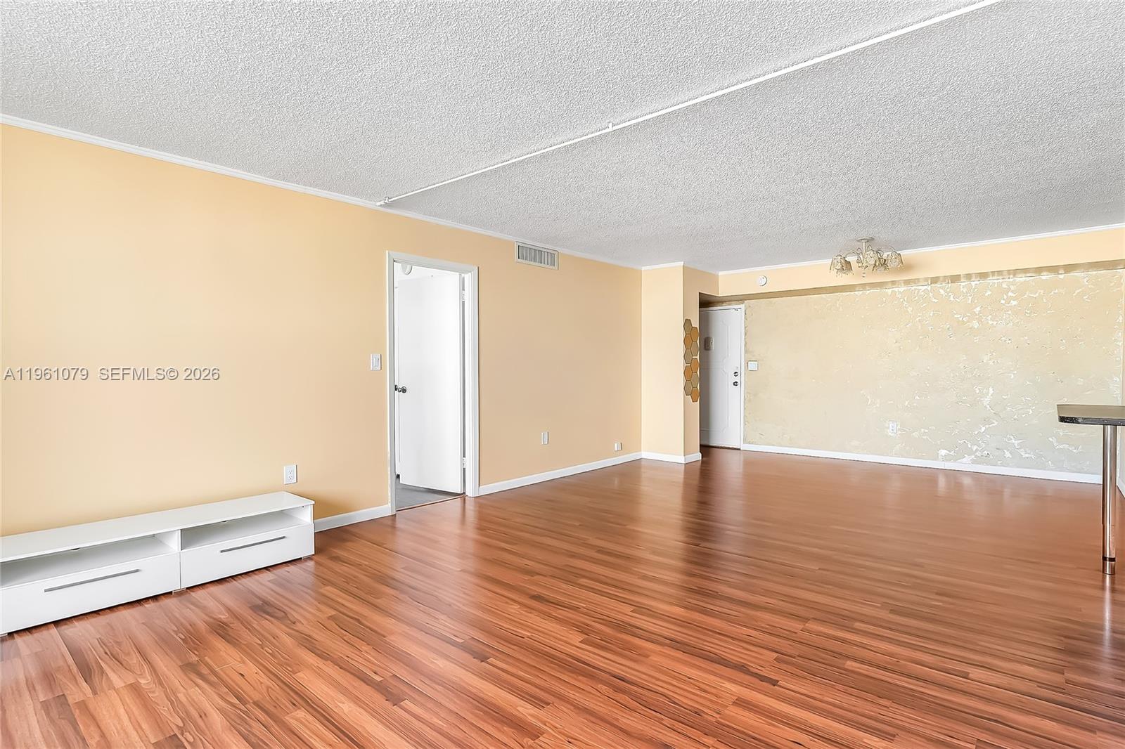 PLAZA TOWERS NORTH CONDO - Residential