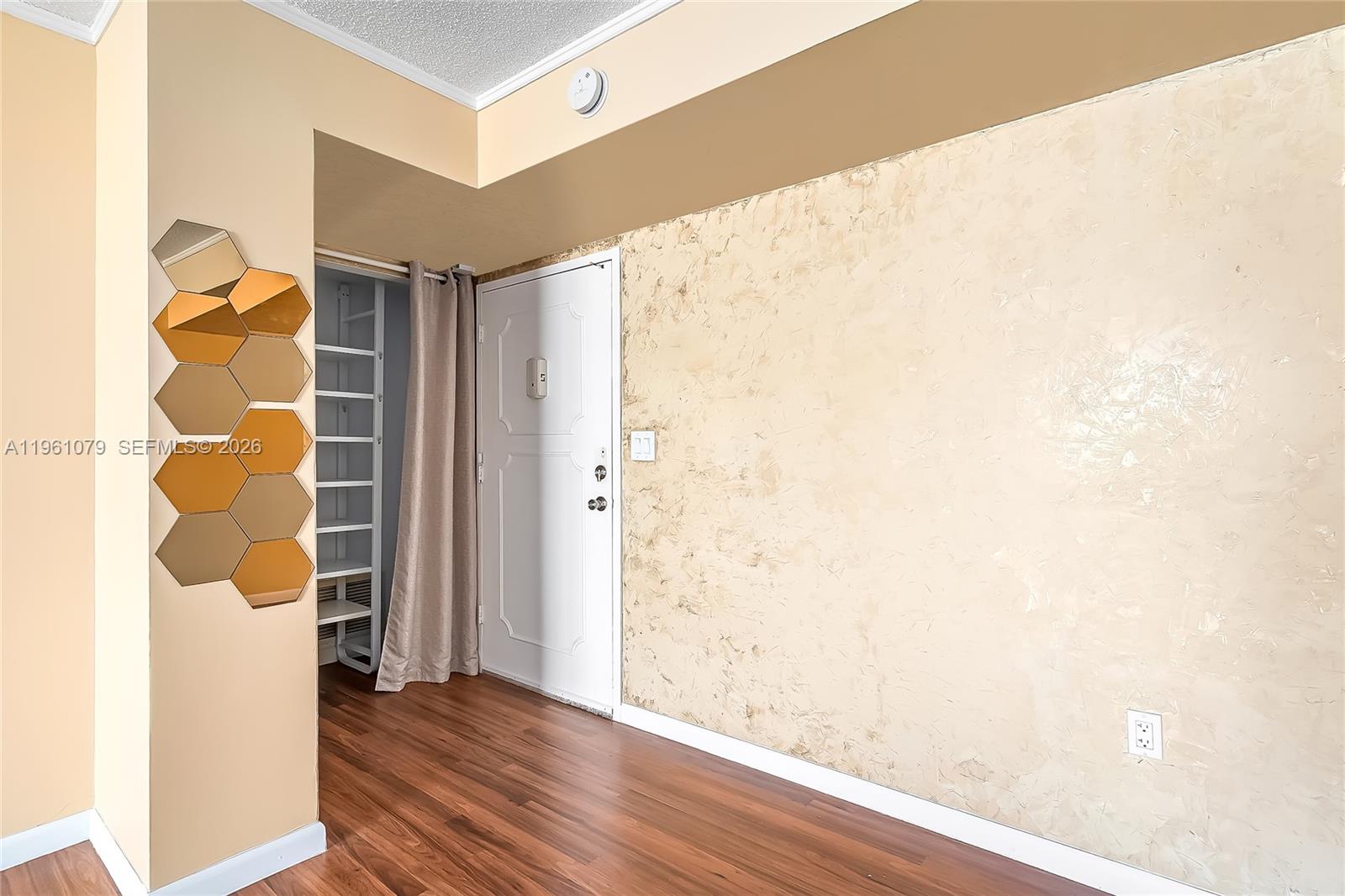 PLAZA TOWERS NORTH CONDO - Residential