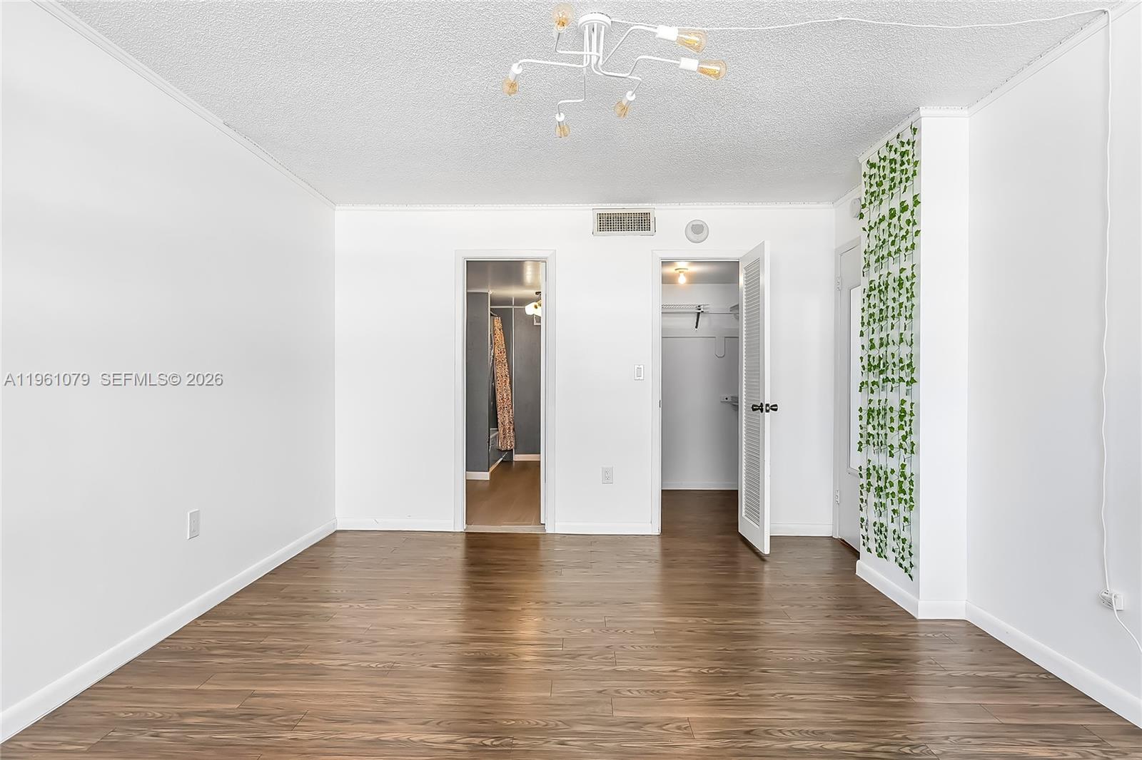 PLAZA TOWERS NORTH CONDO - Residential