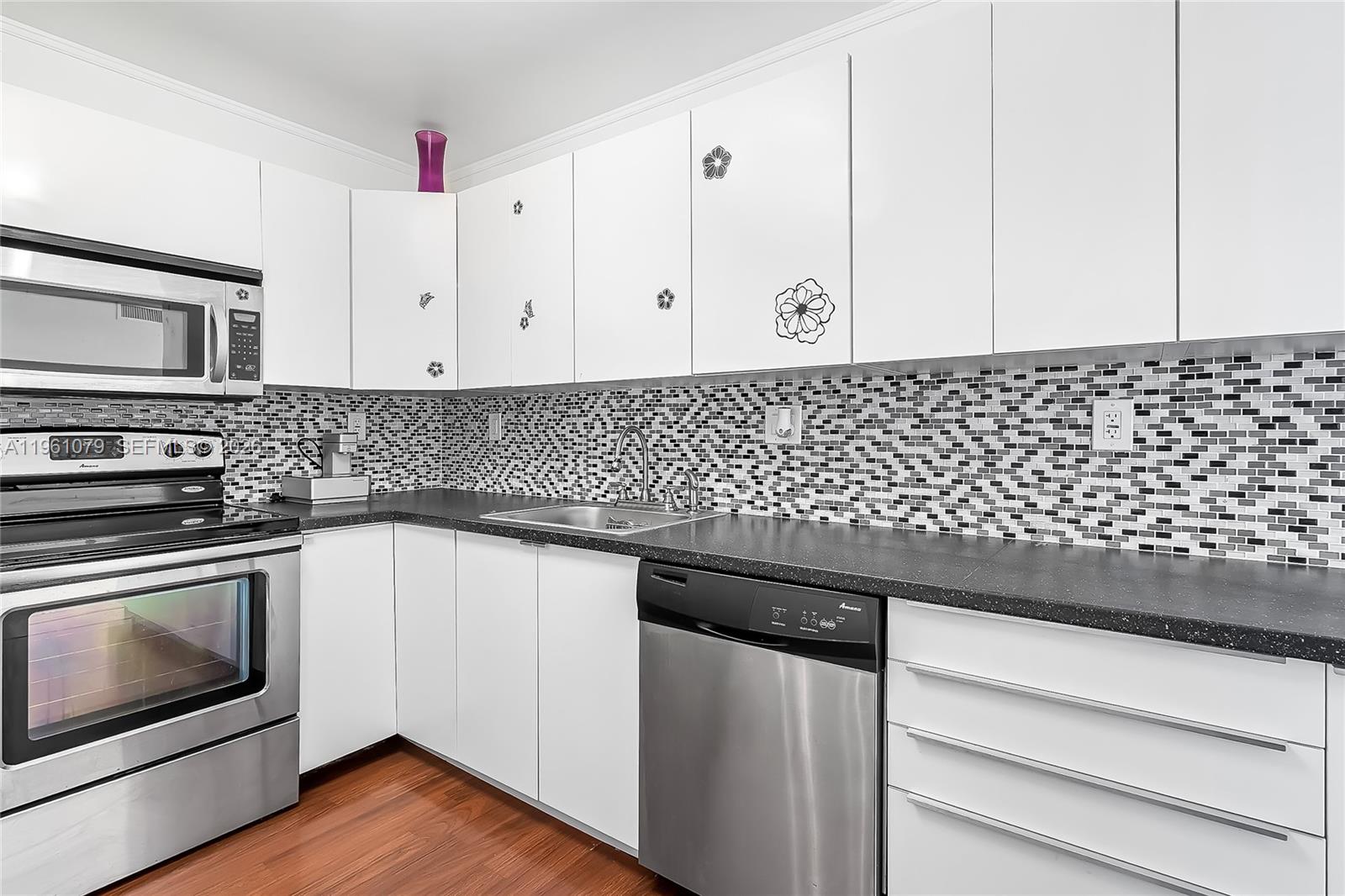 PLAZA TOWERS NORTH CONDO - Residential