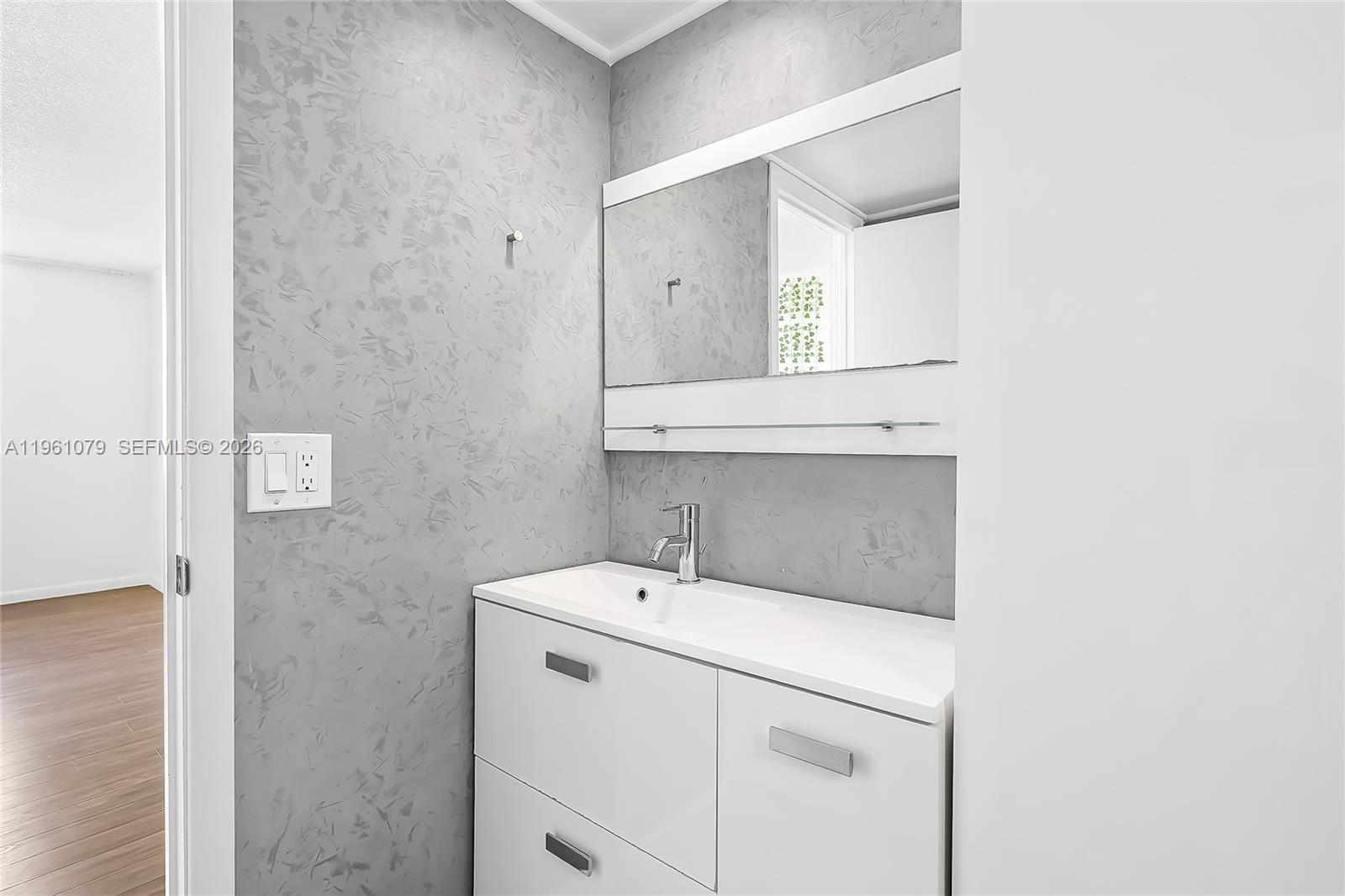 PLAZA TOWERS NORTH CONDO - Residential