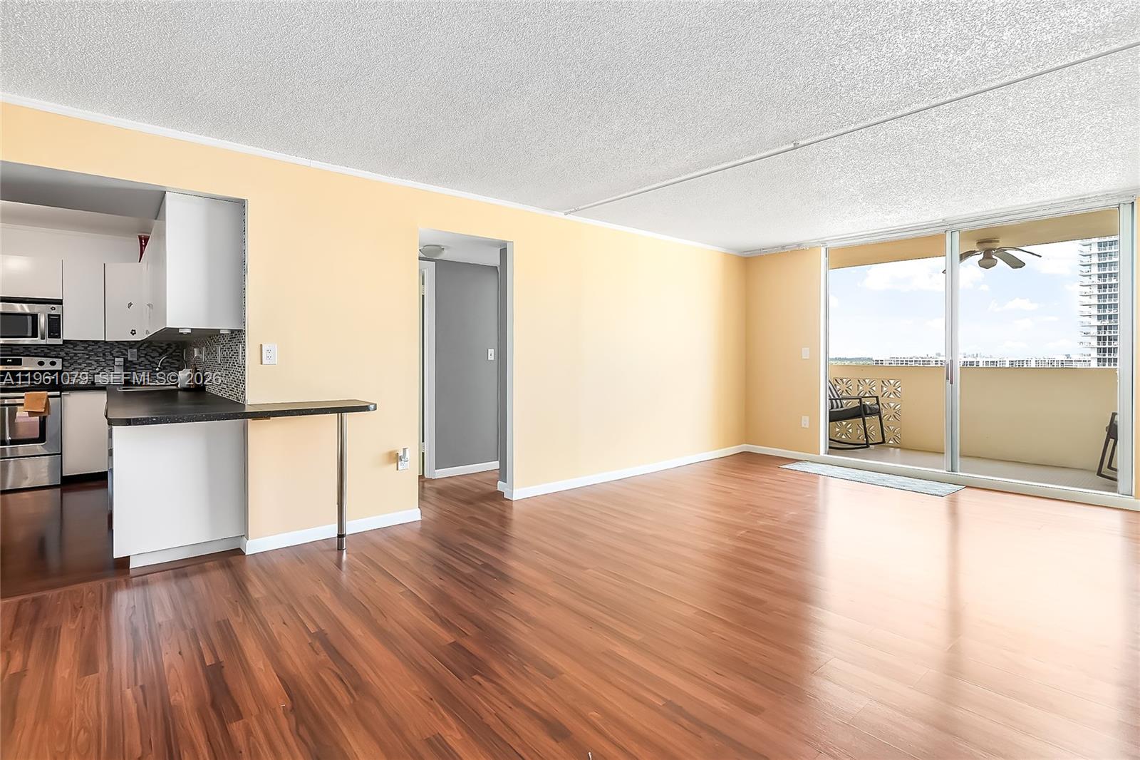 PLAZA TOWERS NORTH CONDO - Residential