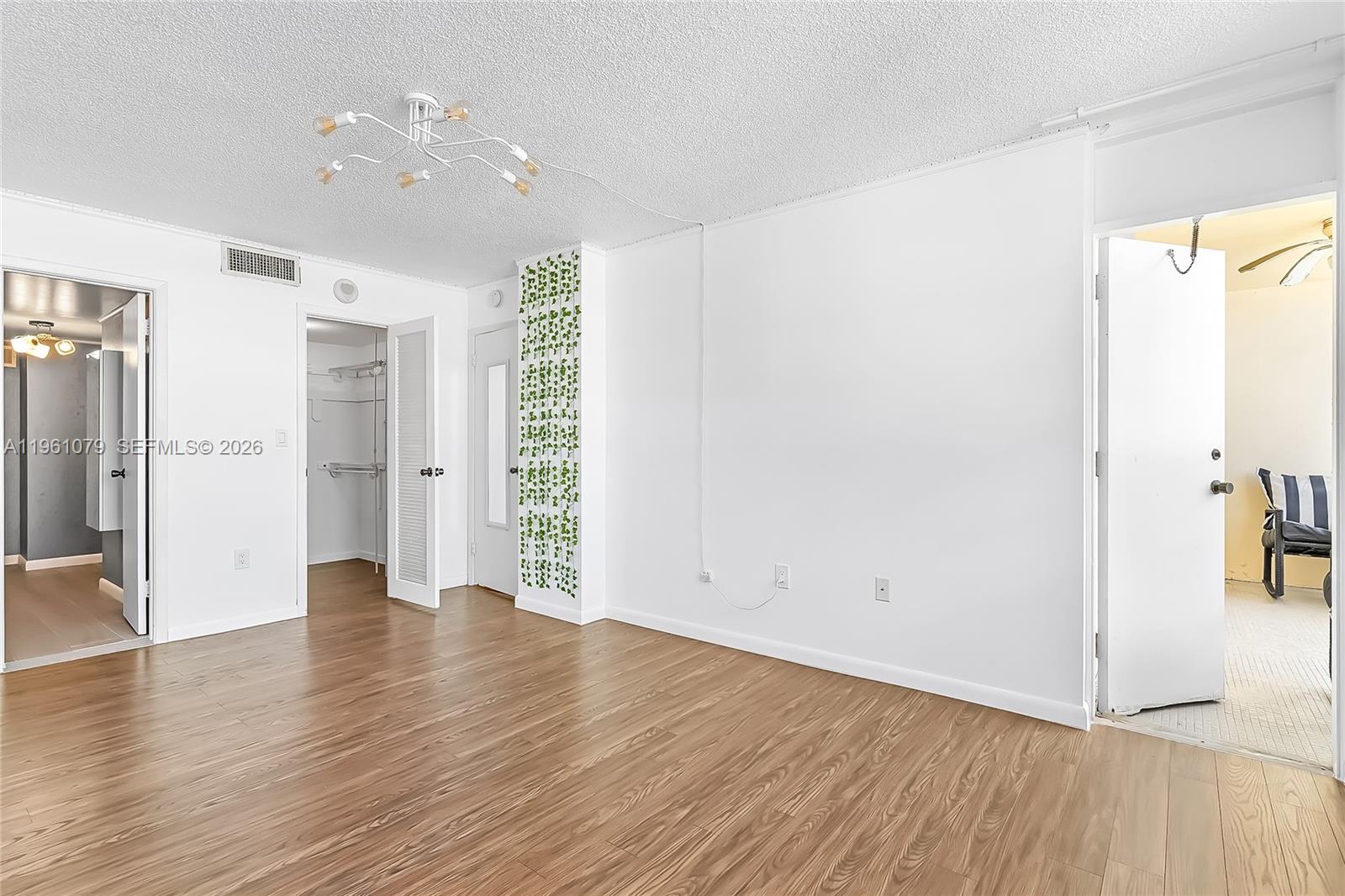 PLAZA TOWERS NORTH CONDO - Residential