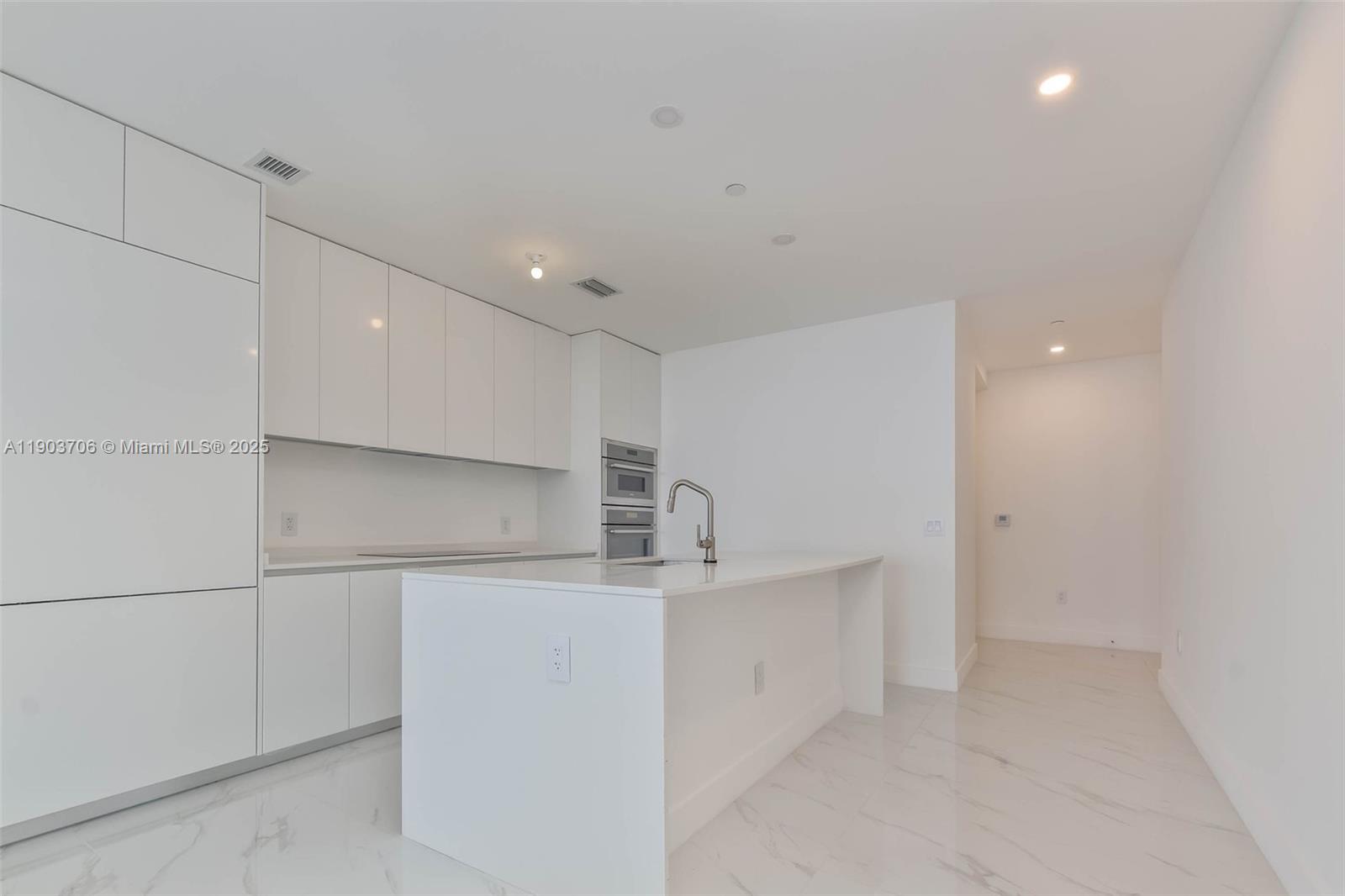 ARIA RESERVE SOUTH - Residential Lease