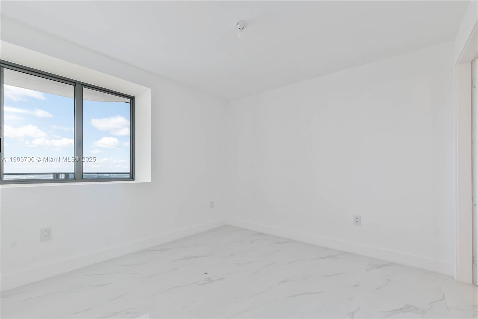 ARIA RESERVE SOUTH - Residential Lease