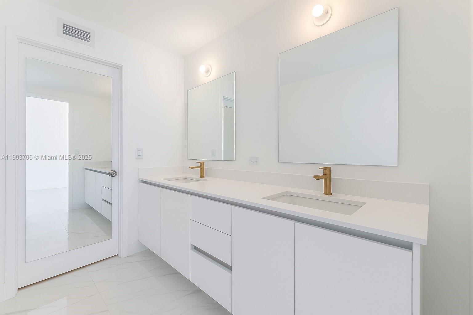 ARIA RESERVE SOUTH - Residential Lease