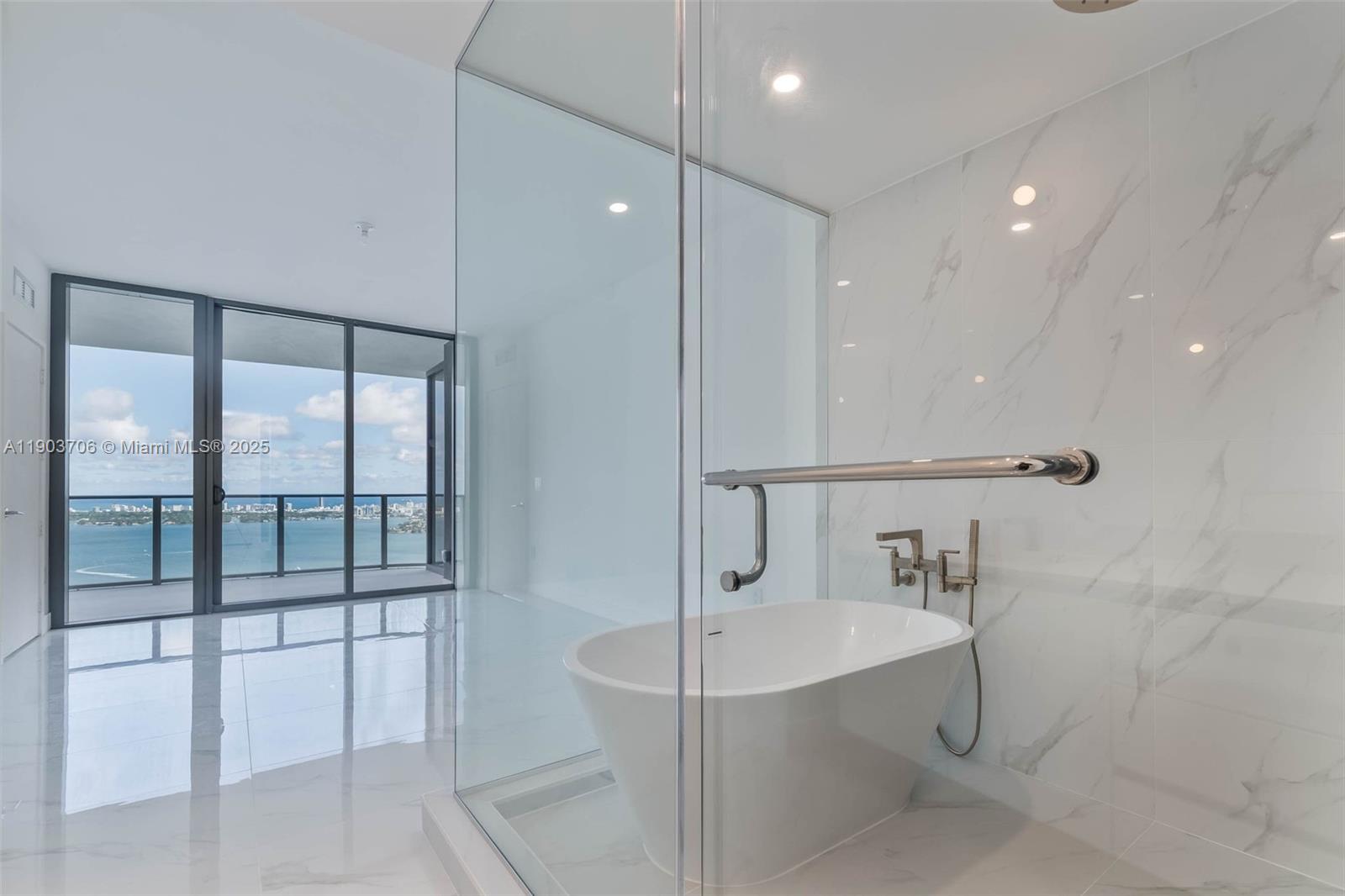 ARIA RESERVE SOUTH - Residential Lease