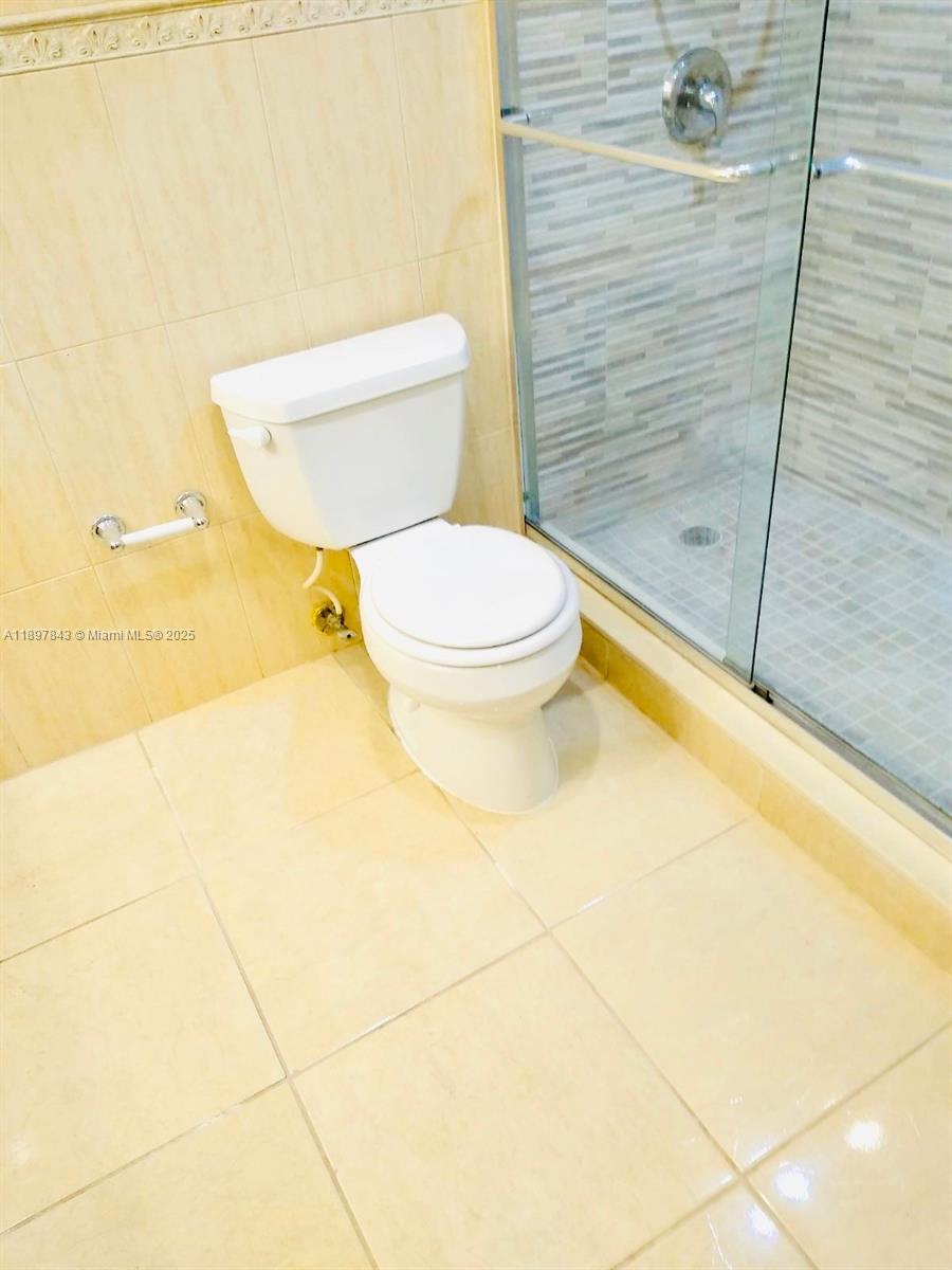 VILLAGE AT DADELAND CONDO - Residential Lease