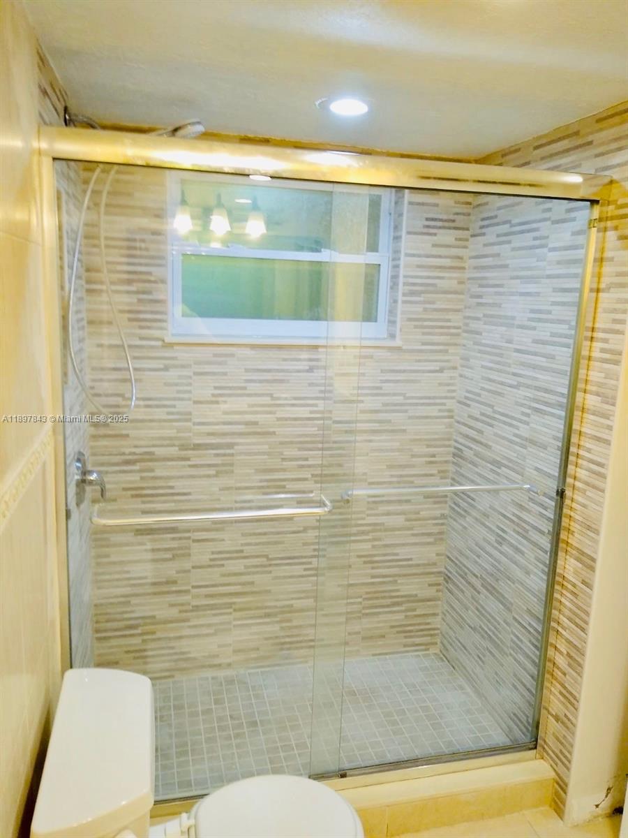 VILLAGE AT DADELAND CONDO - Residential Lease