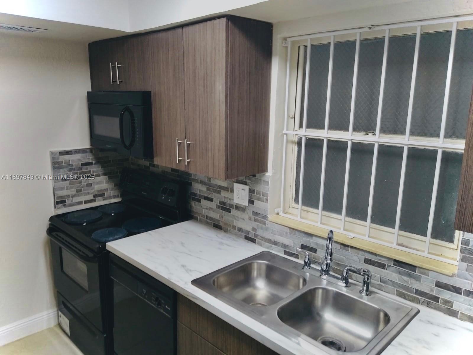 VILLAGE AT DADELAND CONDO - Residential Lease