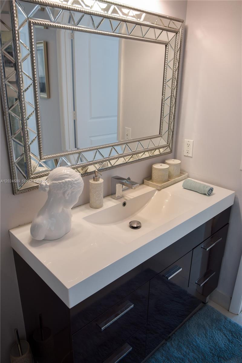 MIDTOWN LOFTS CONDO - Residential