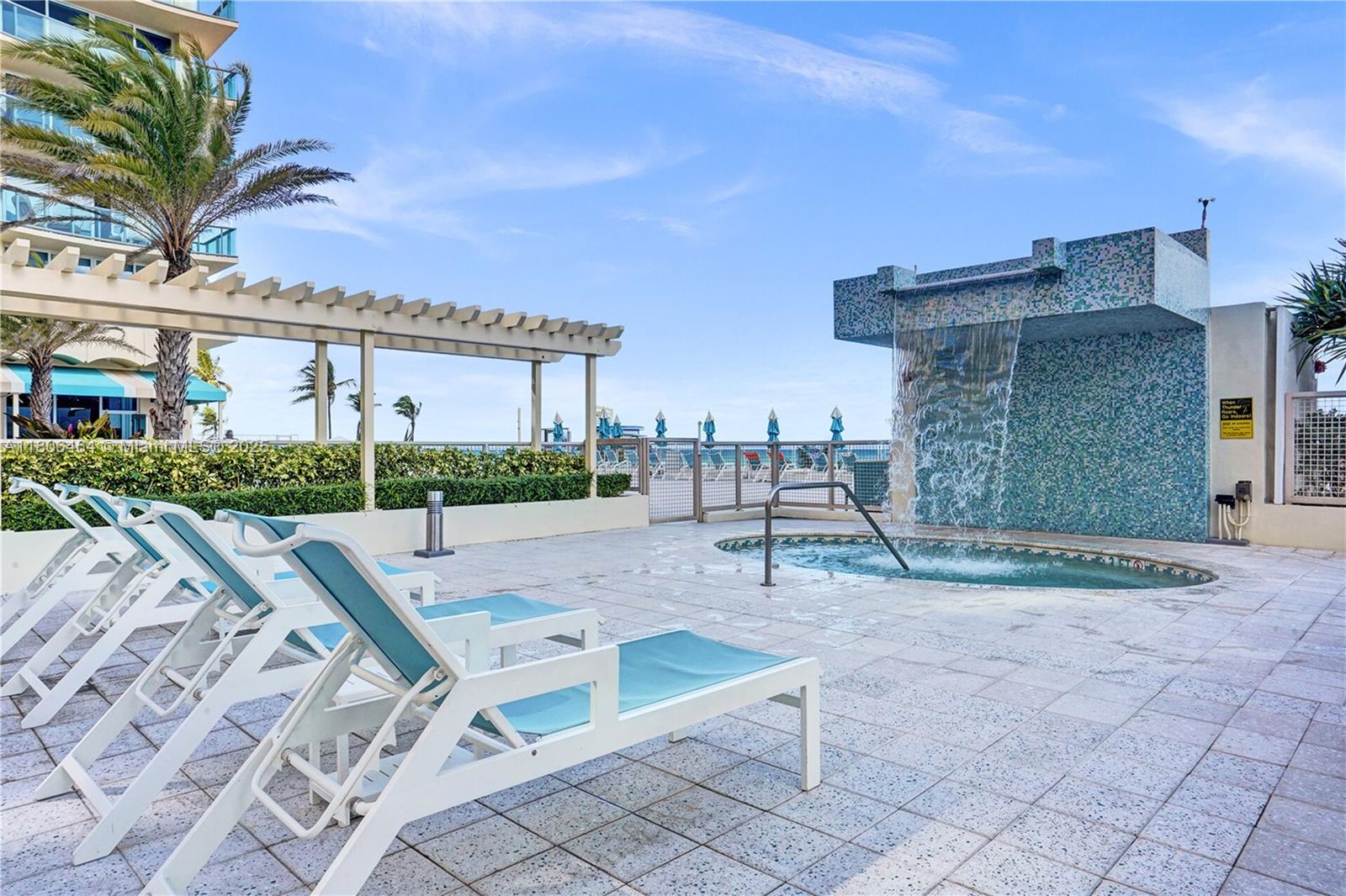 WAVE CONDO - Residential Lease