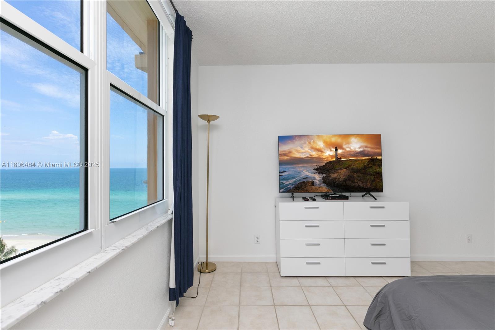 WAVE CONDO - Residential Lease