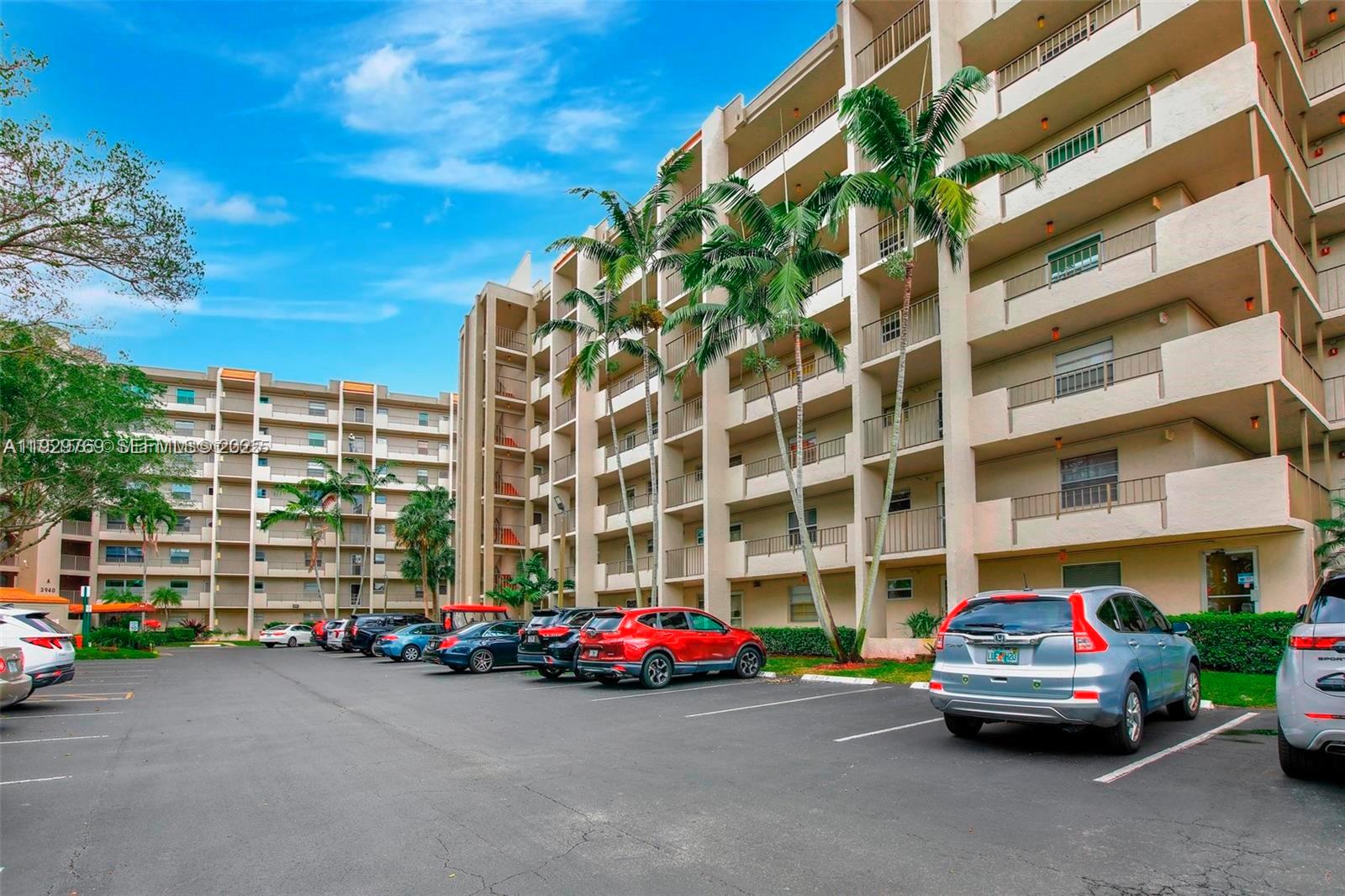 18TH HOLE AT INVERRARY CO - Residential