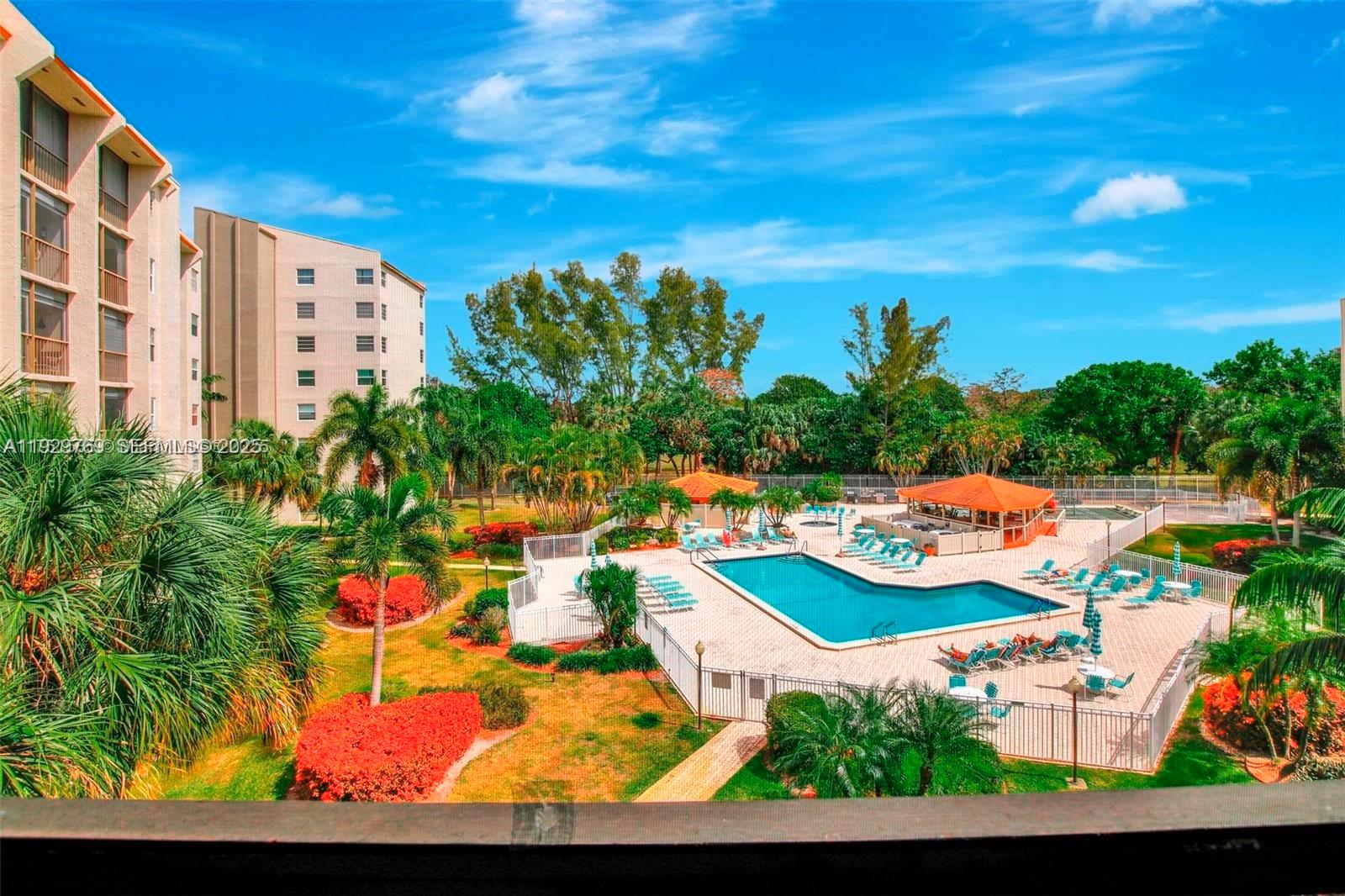 18TH HOLE AT INVERRARY CO - Residential