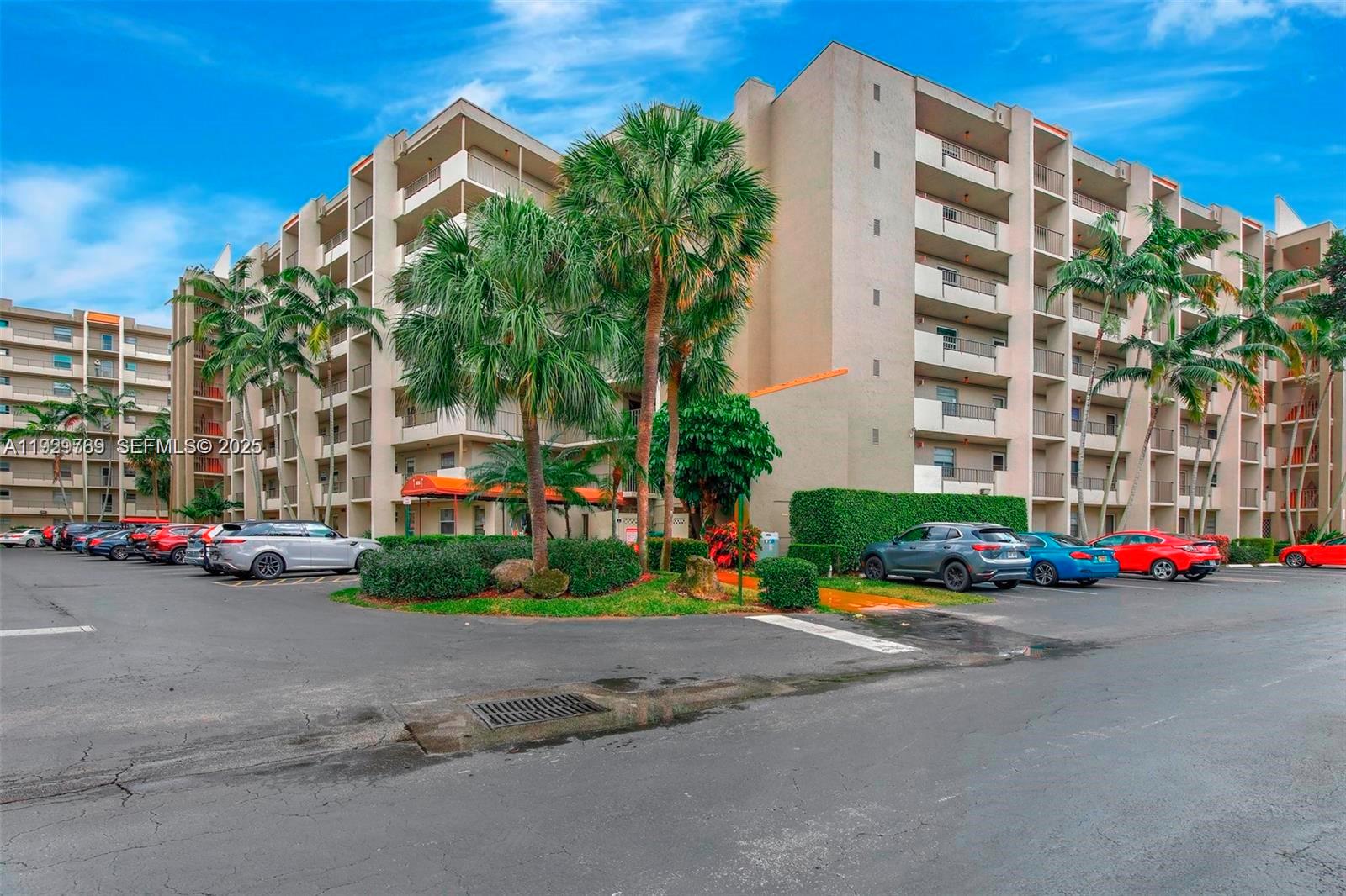 18TH HOLE AT INVERRARY CO - Residential