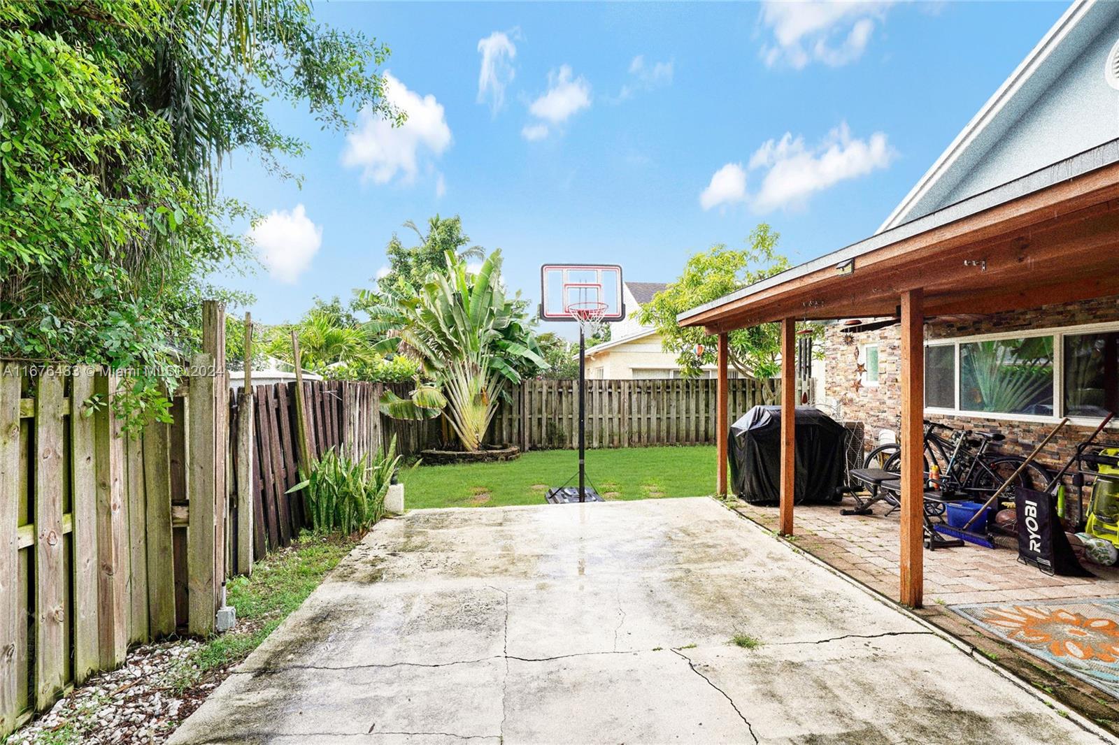 Lakes by the bay - Residential