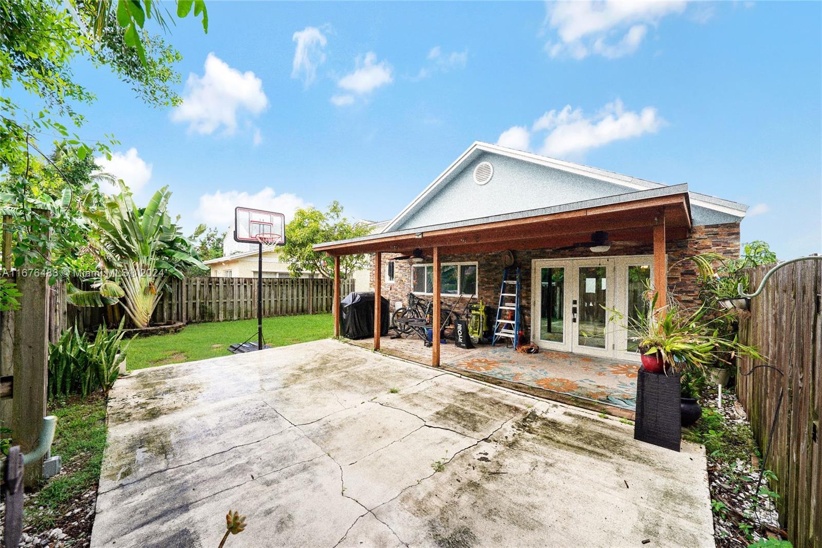 Lakes by the bay - Residential