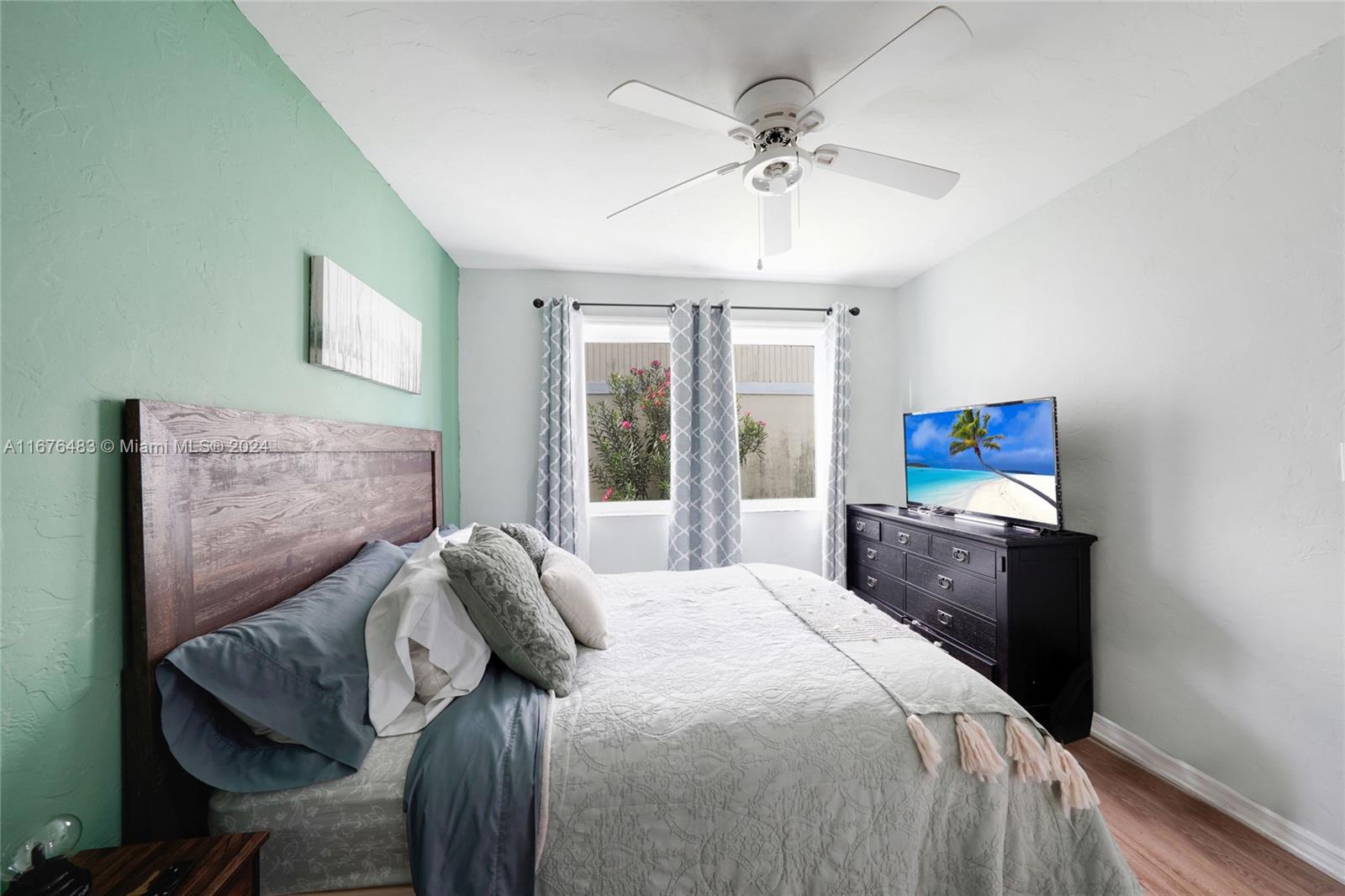 Lakes by the bay - Residential