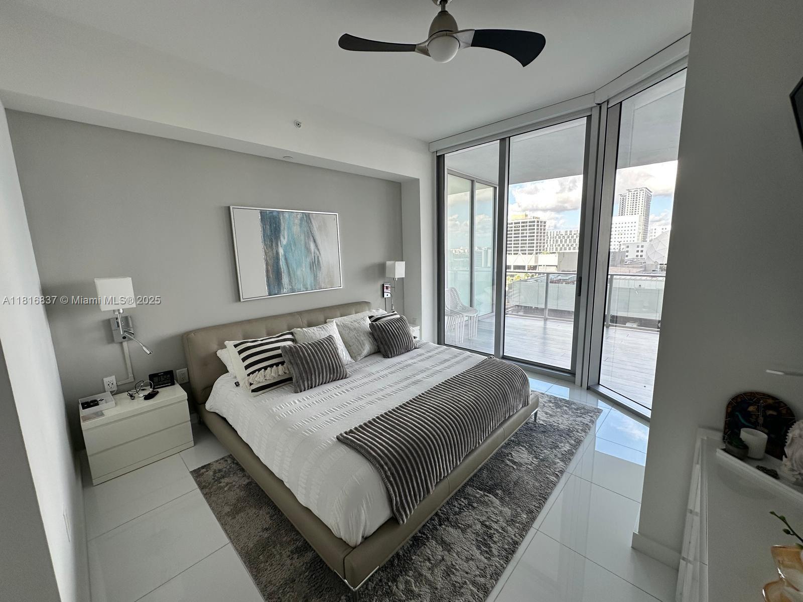 PARAMOUNT MIAMI WORLDCENT - Residential Lease