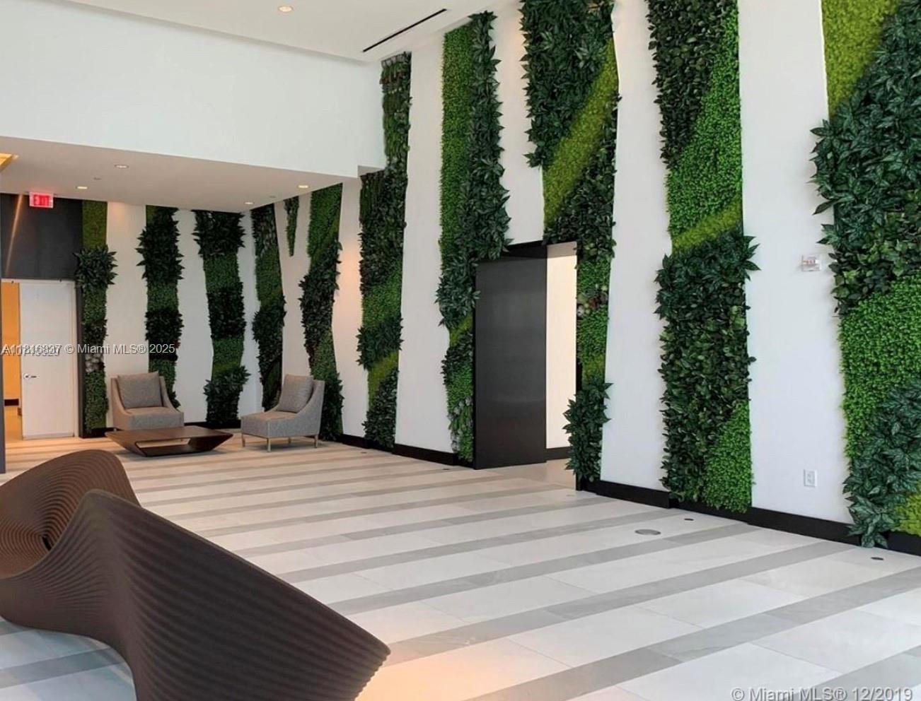 PARAMOUNT MIAMI WORLDCENT - Residential Lease