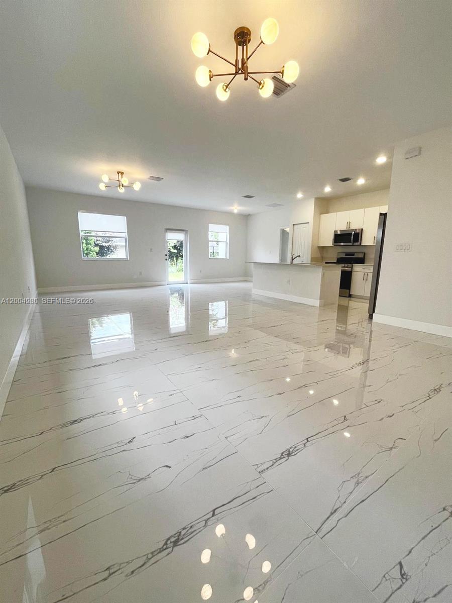 KEYS-GATE NO 1 - Residential Lease