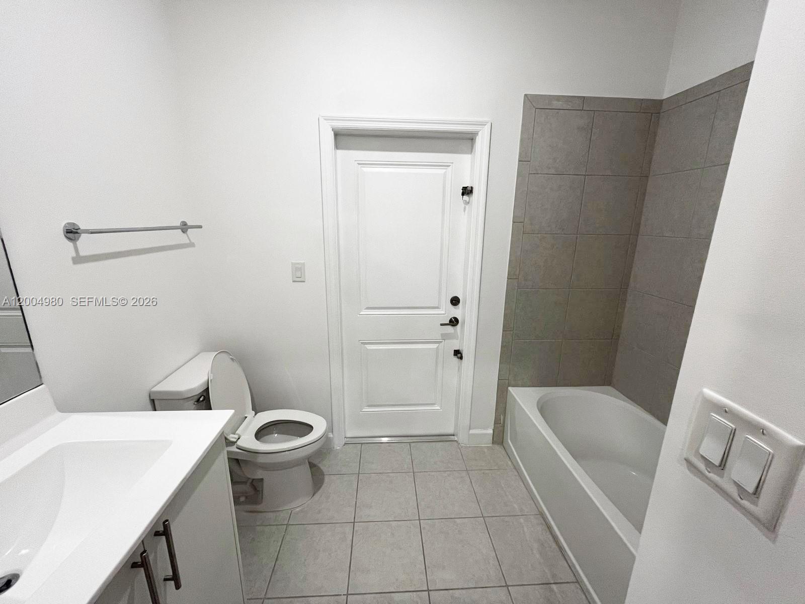 KEYS-GATE NO 1 - Residential Lease