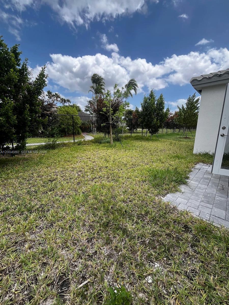 KEYS-GATE NO 1 - Residential Lease