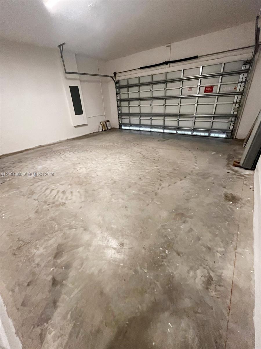 KEYS-GATE NO 1 - Residential Lease