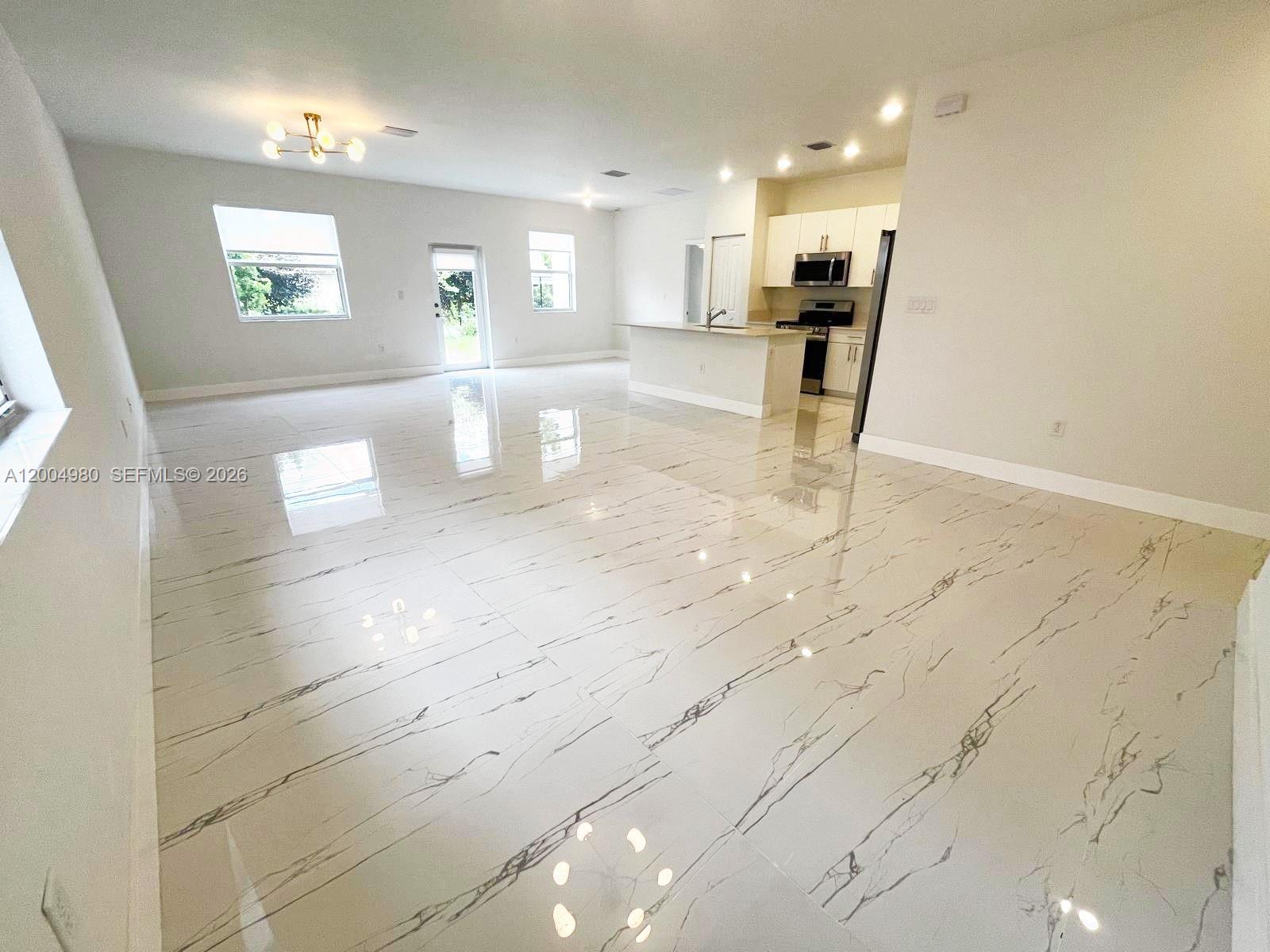 KEYS-GATE NO 1 - Residential Lease