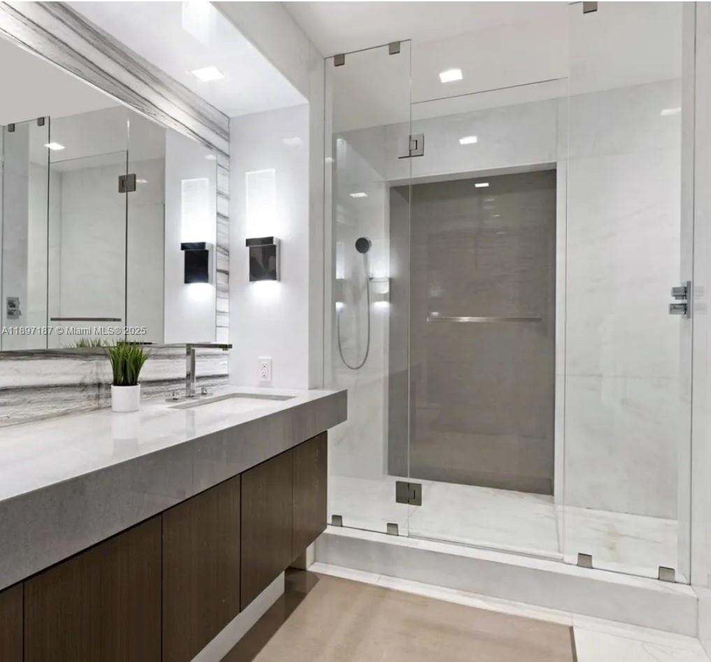 TURNBERRY OCEAN COLONY SO - Residential