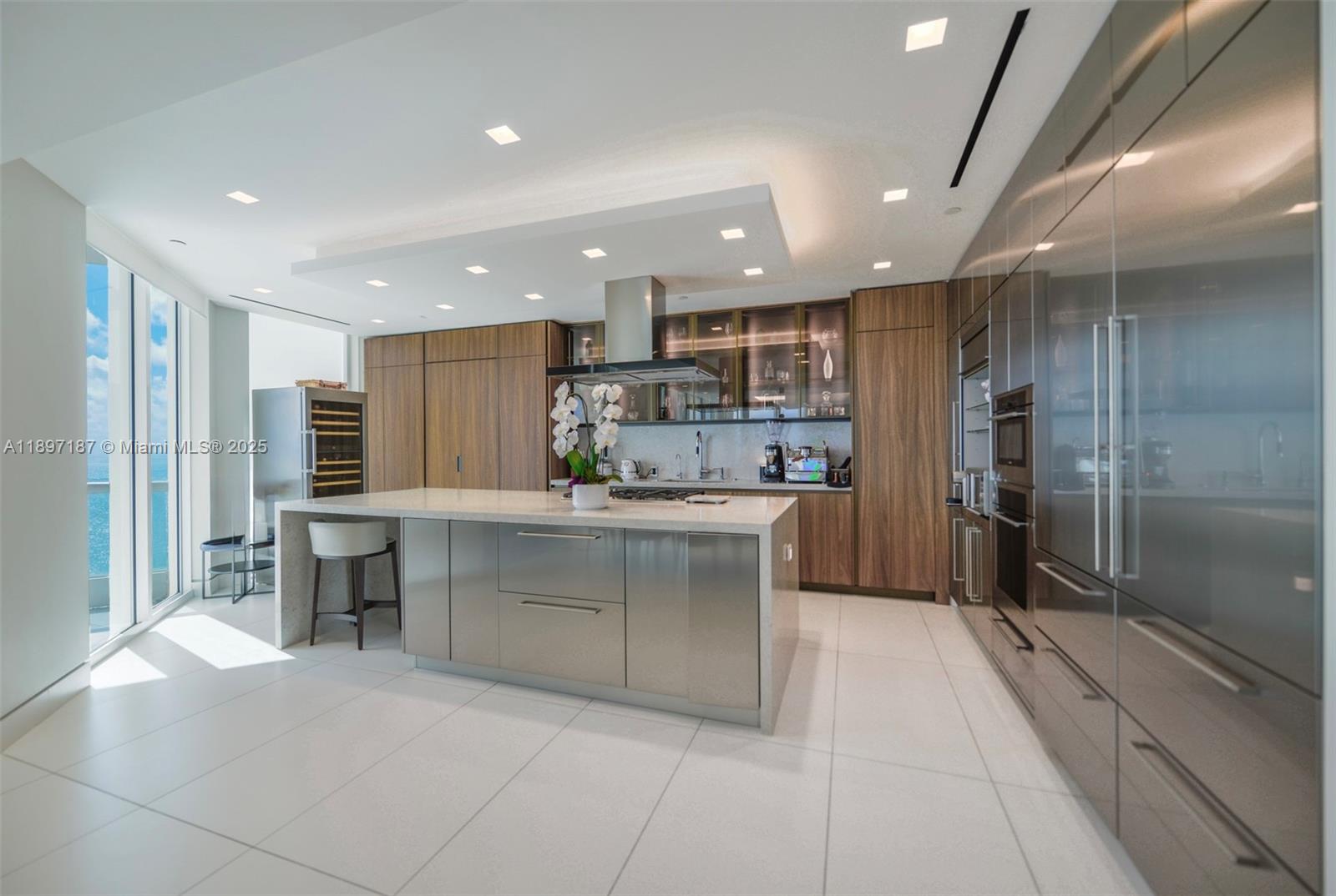 TURNBERRY OCEAN COLONY SO - Residential