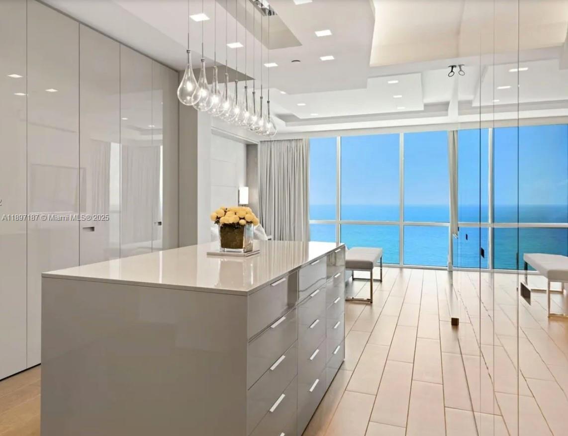 TURNBERRY OCEAN COLONY SO - Residential