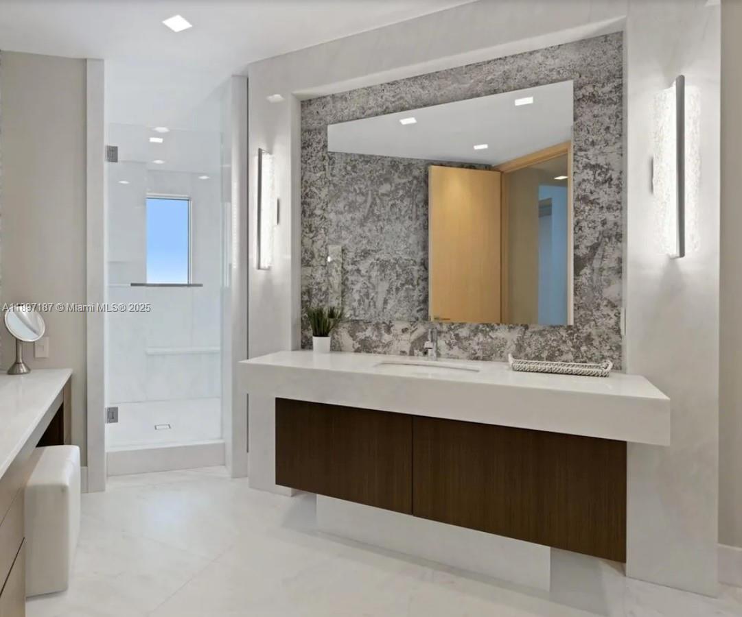 TURNBERRY OCEAN COLONY SO - Residential