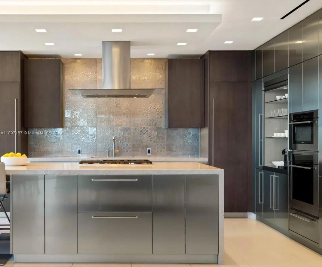 View photos, virtual tours, details... 16047 Collins Ave 3204