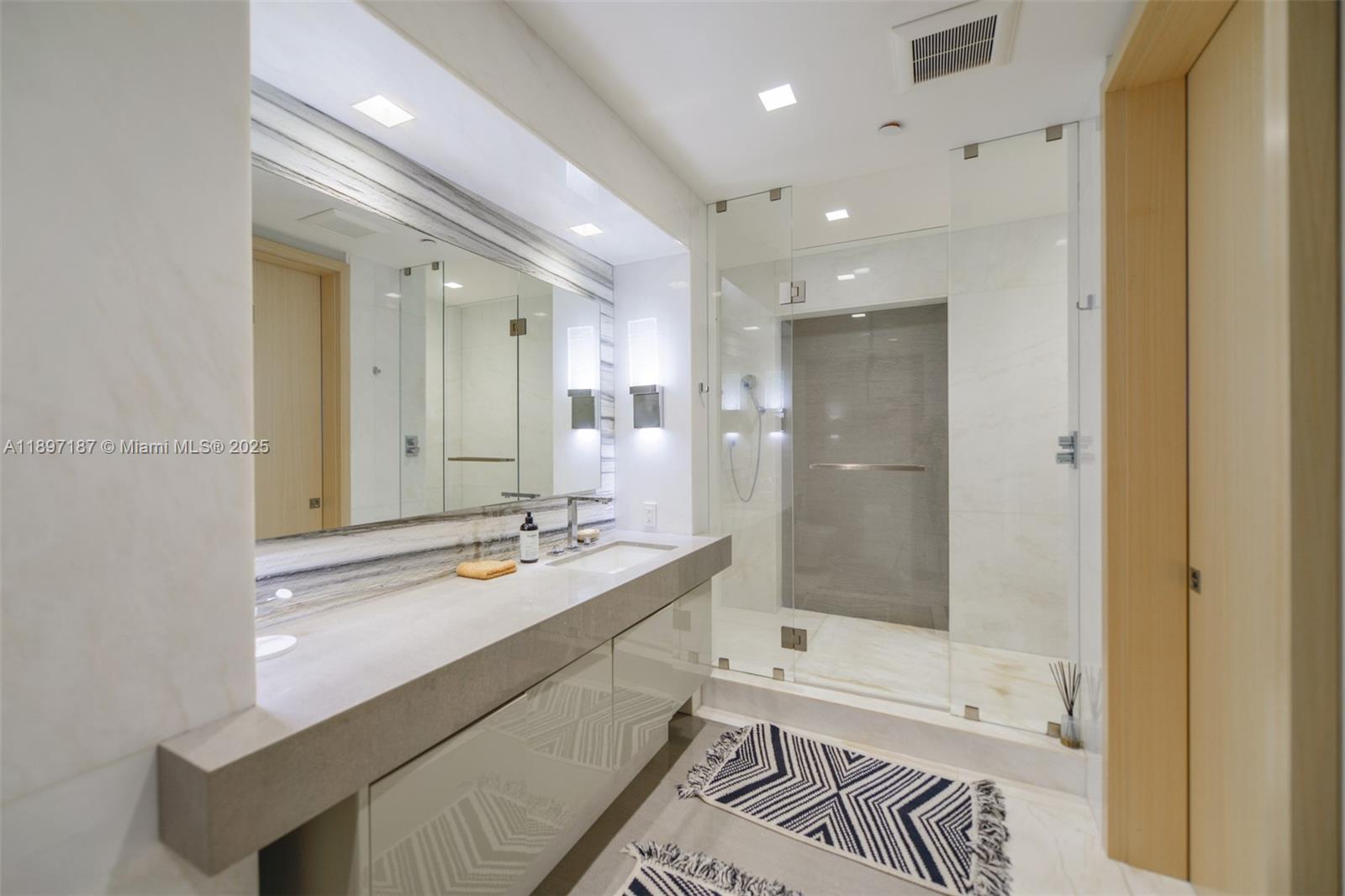 TURNBERRY OCEAN COLONY SO - Residential