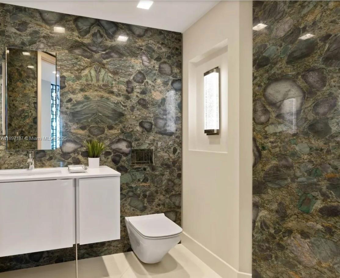 TURNBERRY OCEAN COLONY SO - Residential