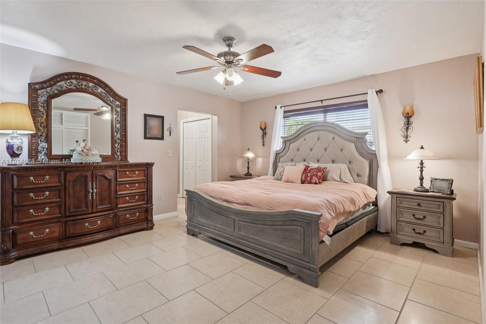 PEMBROKE LAKES SEC 2 - Residential