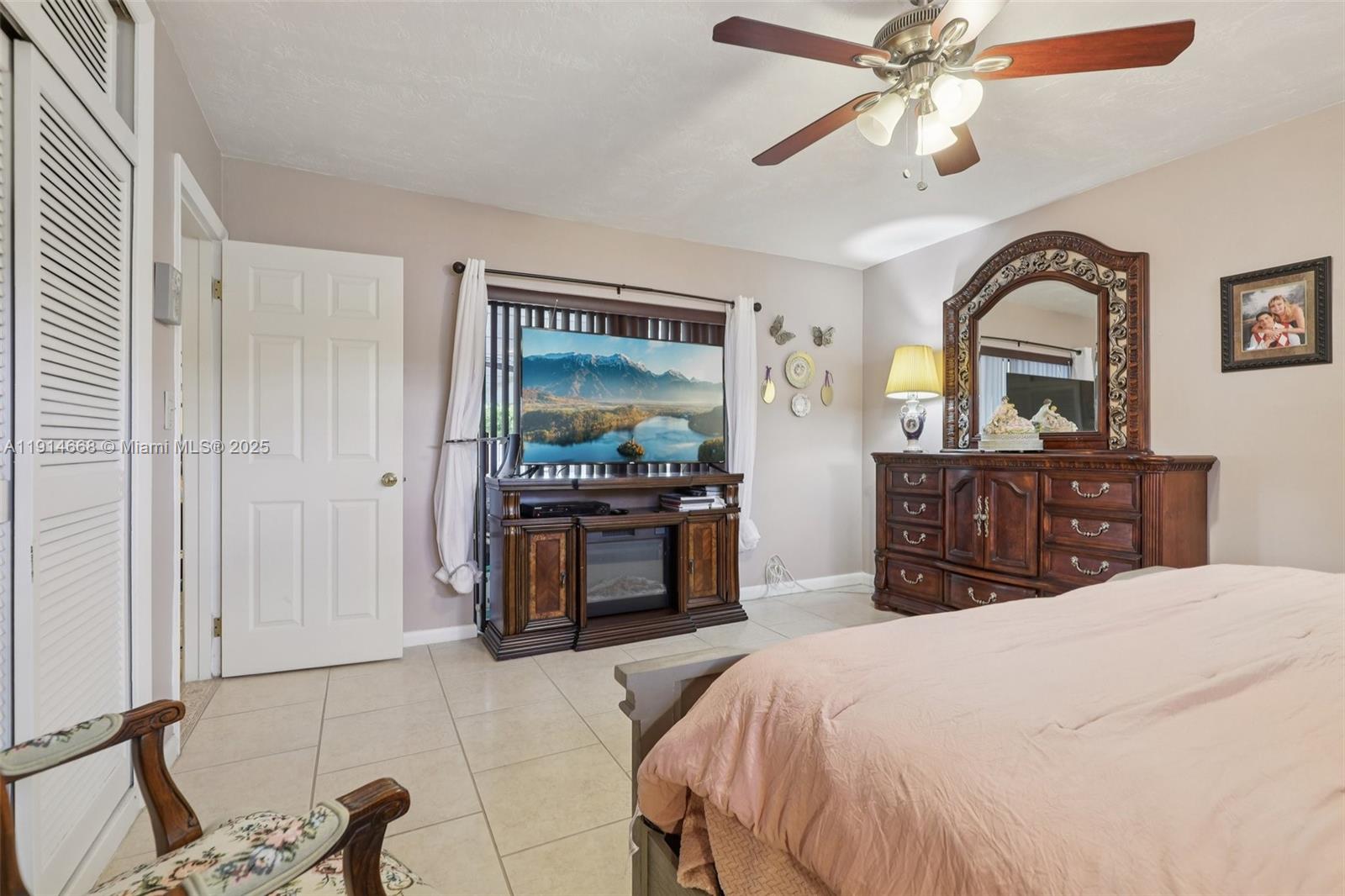 PEMBROKE LAKES SEC 2 - Residential