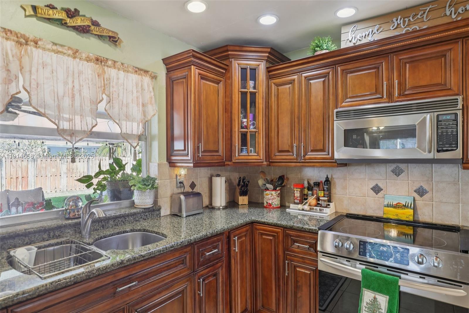 PEMBROKE LAKES SEC 2 - Residential