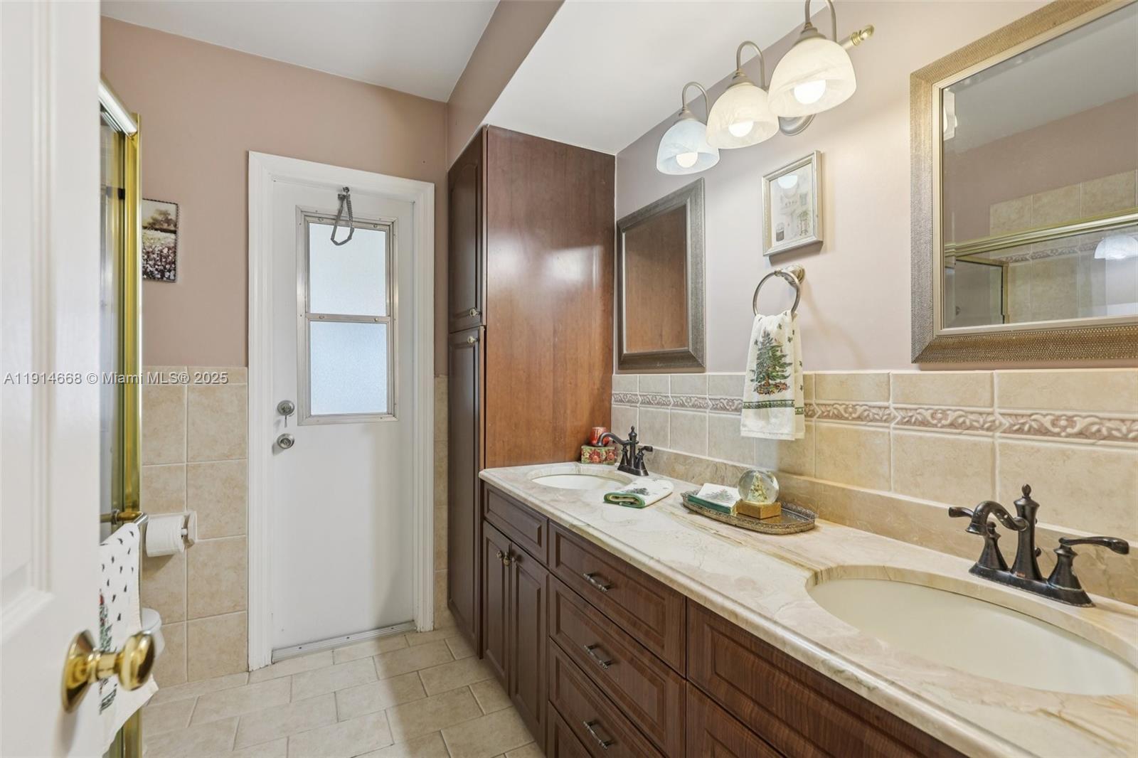 PEMBROKE LAKES SEC 2 - Residential