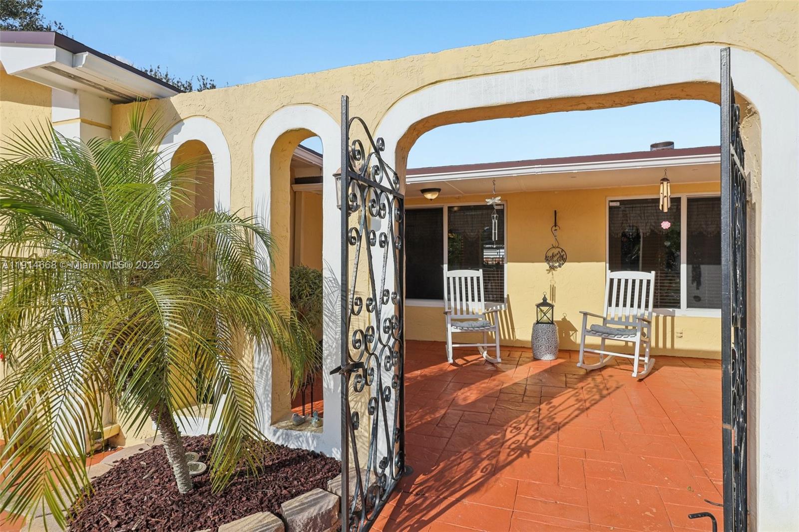 PEMBROKE LAKES SEC 2 - Residential