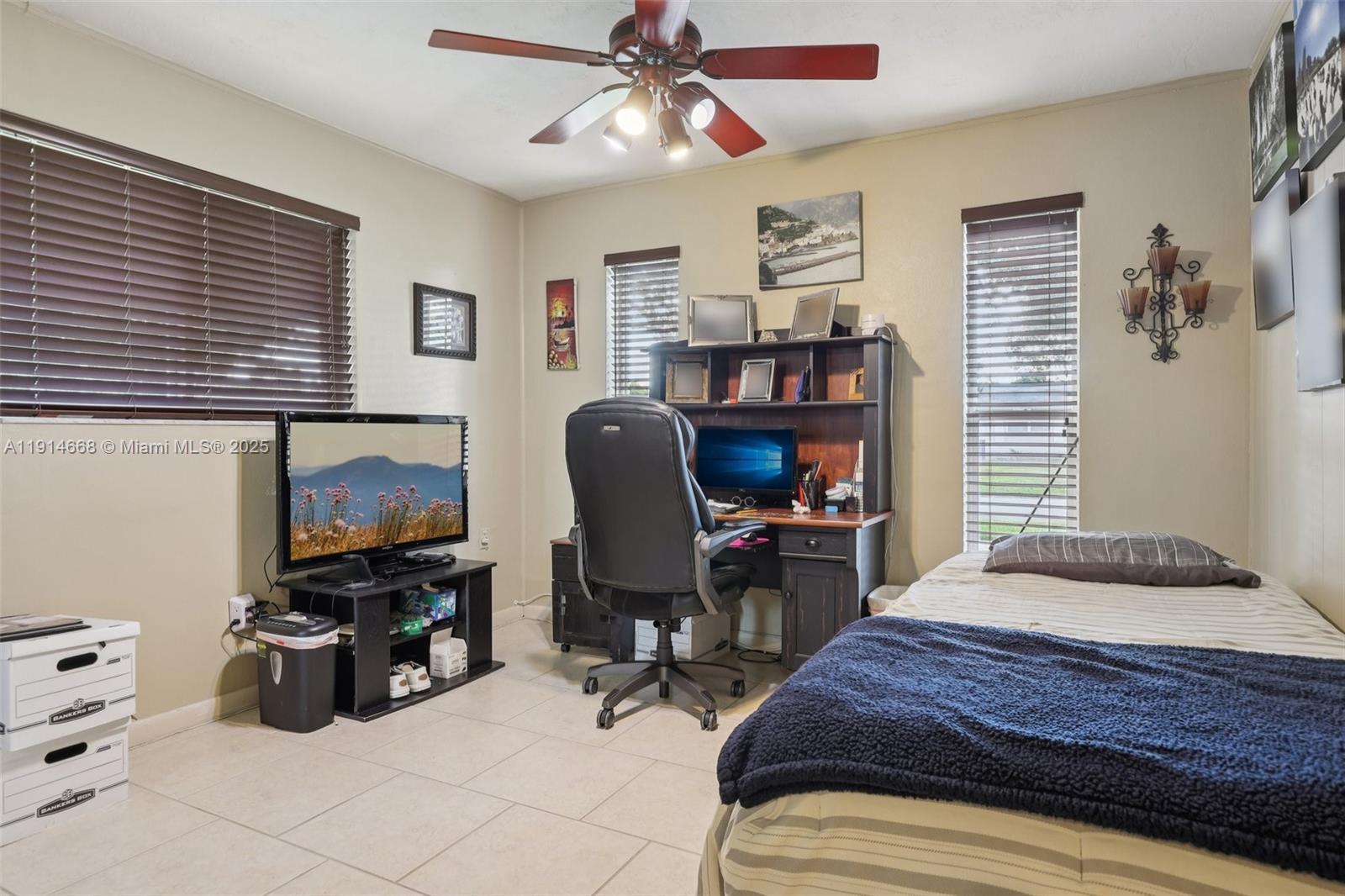 PEMBROKE LAKES SEC 2 - Residential