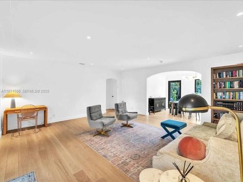 920 W 47th Ct Miami Beach FL 33140