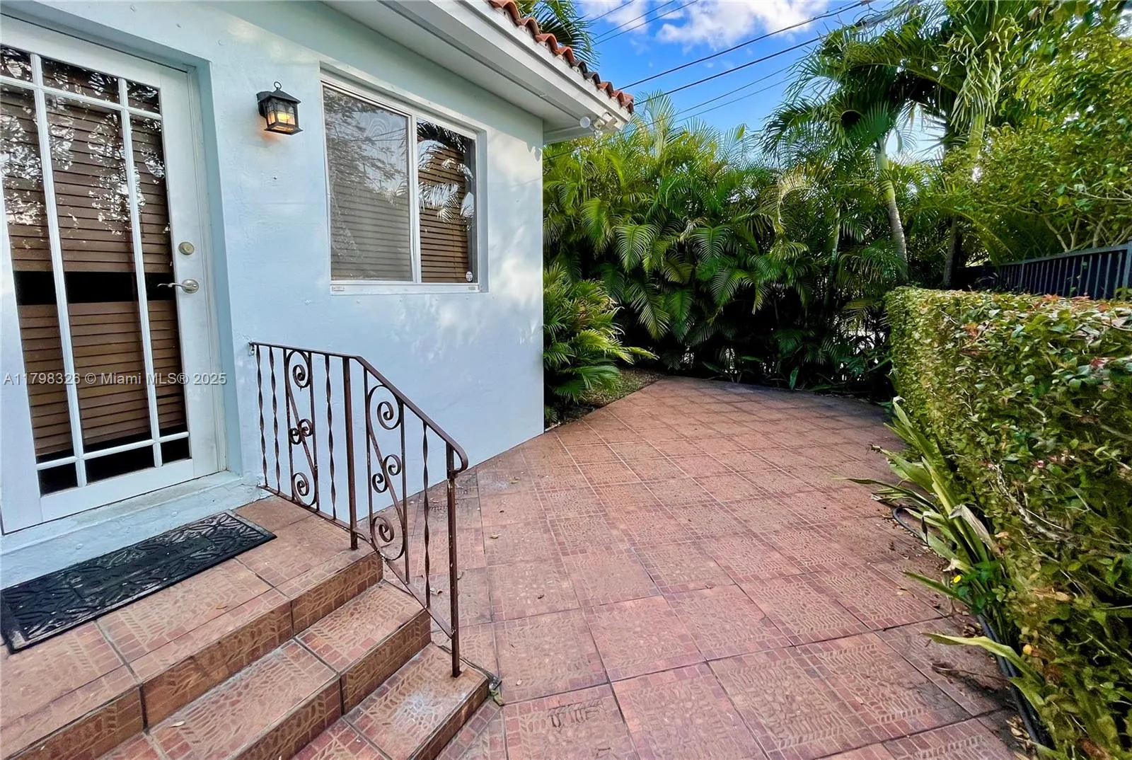 Coral Gables, Florida 33134, United States, 3 Bedrooms Bedrooms, ,2 BathroomsBathrooms,Residential,Active,124487