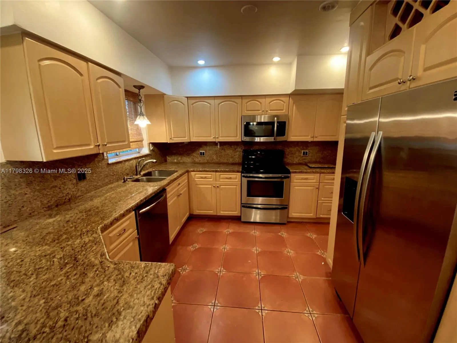 Coral Gables, Florida 33134, United States, 3 Bedrooms Bedrooms, ,2 BathroomsBathrooms,Residential,Active,124487