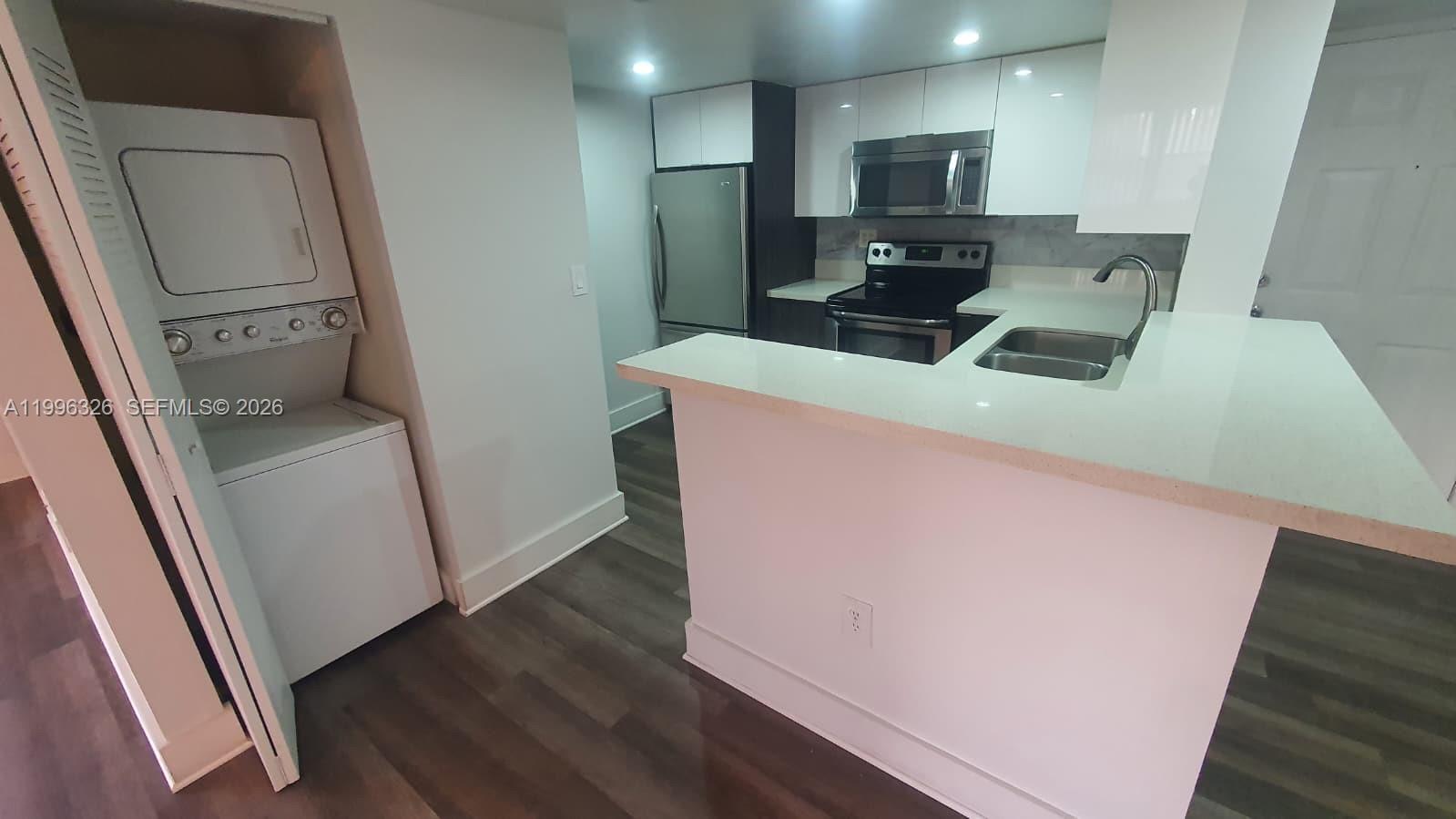 VILLAS DE VENEZIA CONDO - Residential