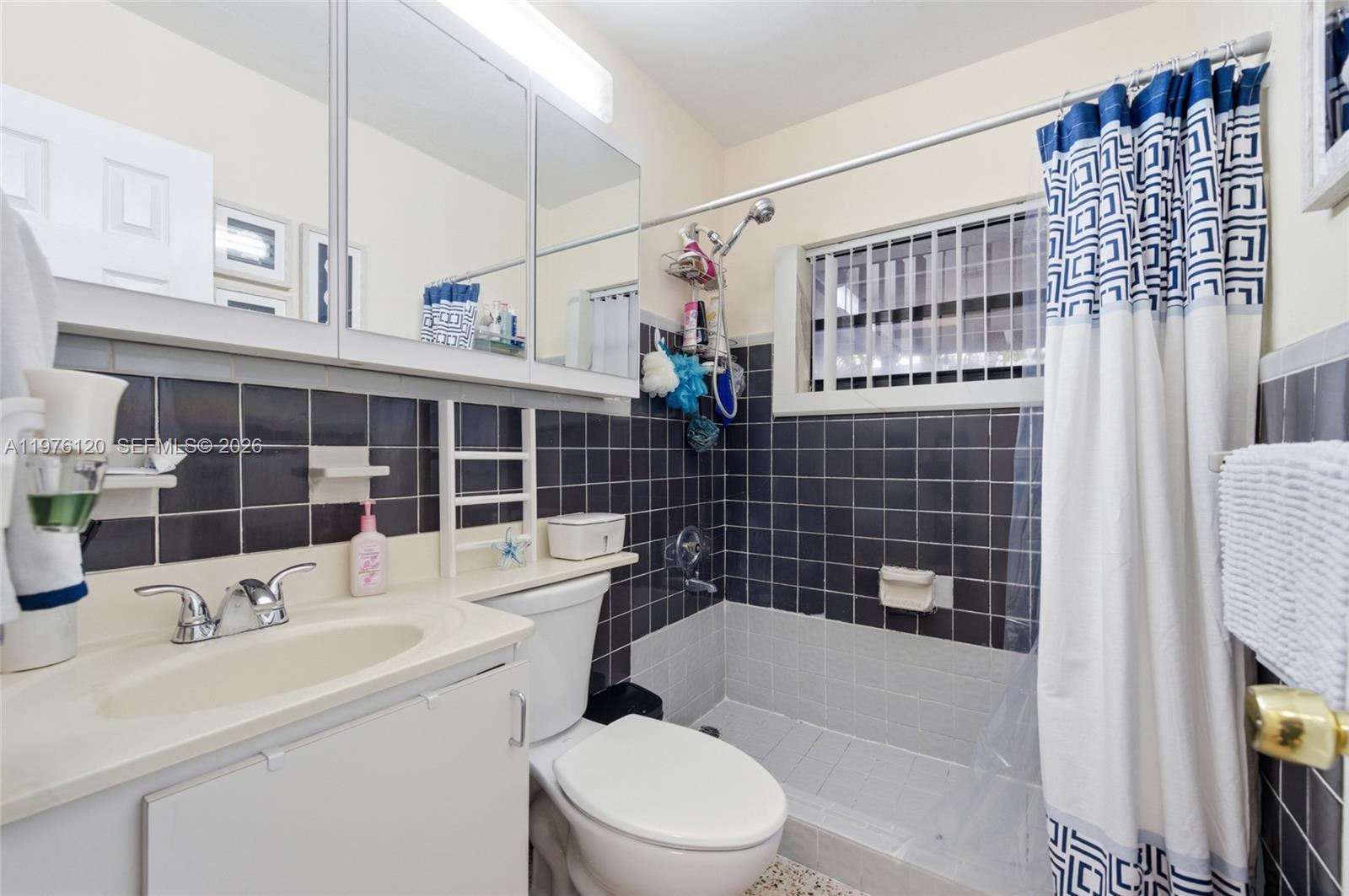 COMFORT GARDENS - Residential Income